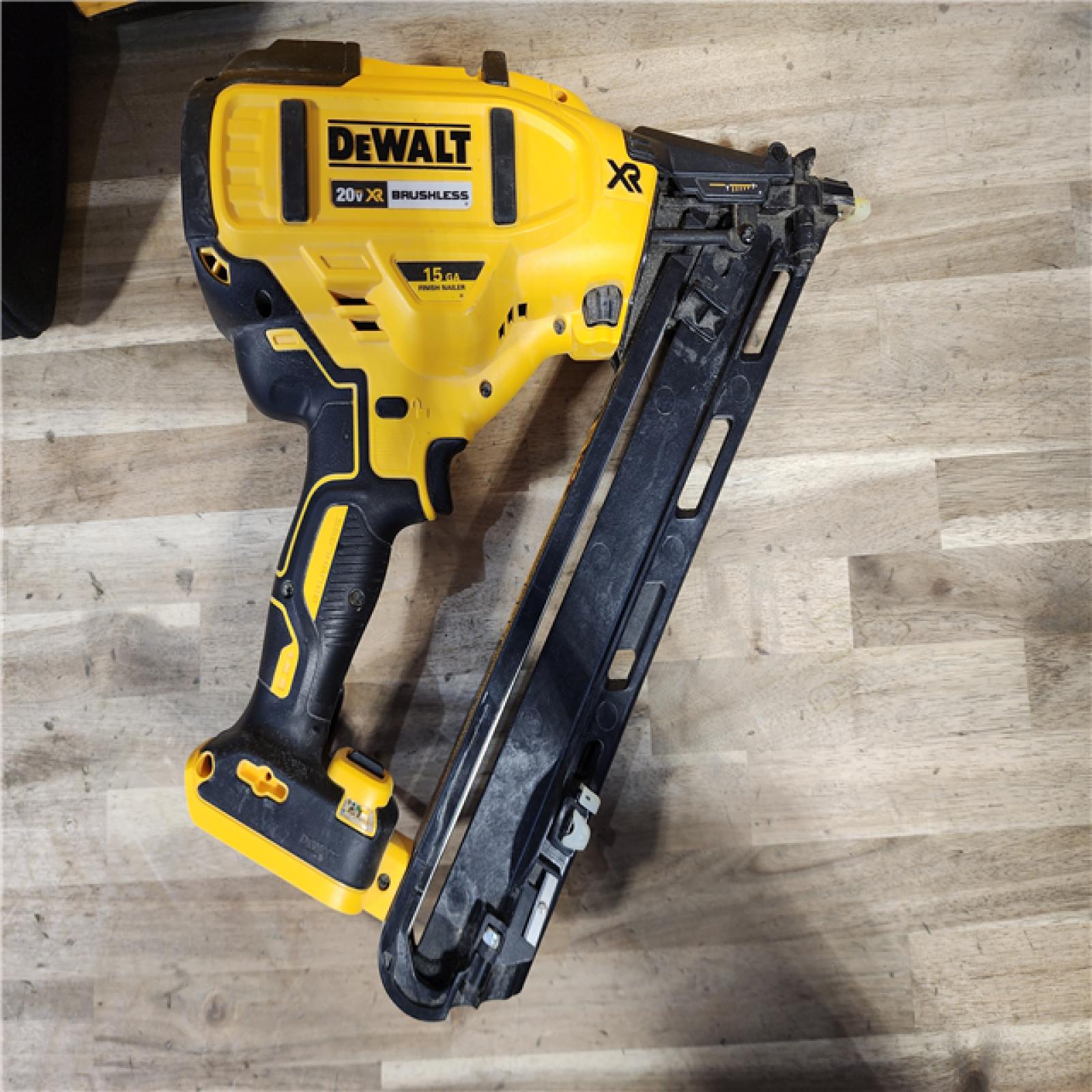 HOUSTON LOCATION - AS-IS DeWalt 20V MAX XR 15 Ga. Cordless 34 Deg Nailer Kit (Battery & Charger) 20 V