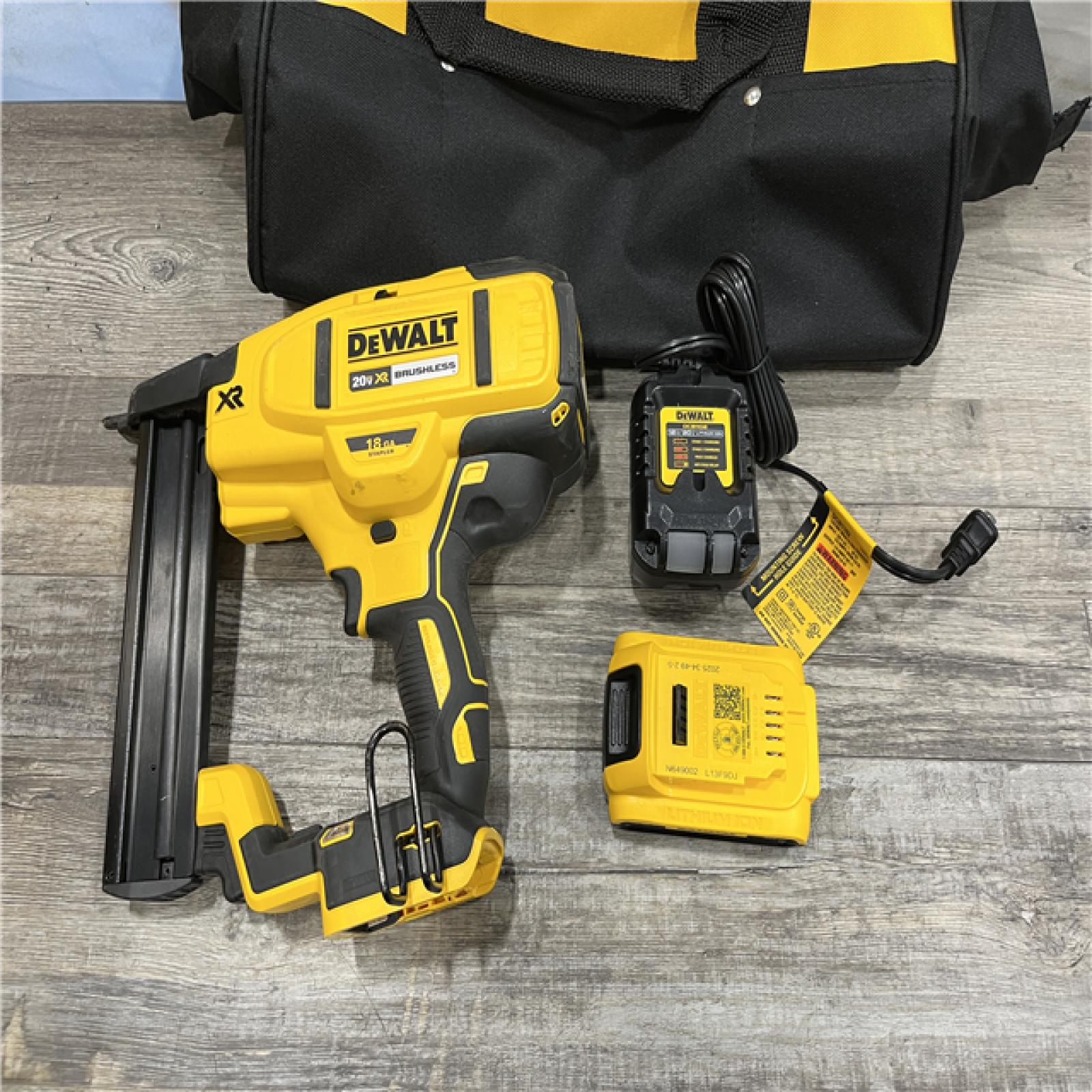 AS-IS DEWALT 20V MAX XR Lithium-Ion Cordless 18-Gauge Narrow Crown Stapler Kit