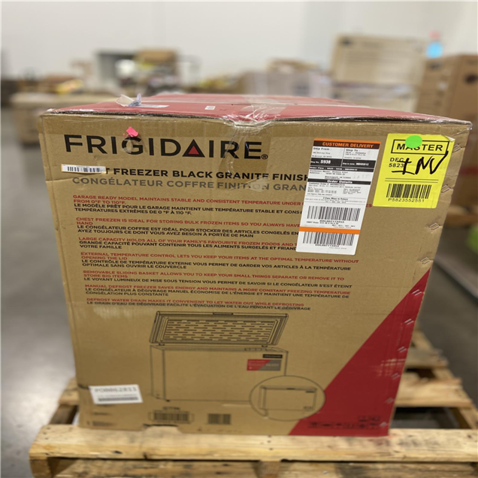 DALLAS LOCATION - Frigidaire 10 cu. ft. Freezer with Manual Defrost Chest Freezer Easy Drain in Black Garage Ready