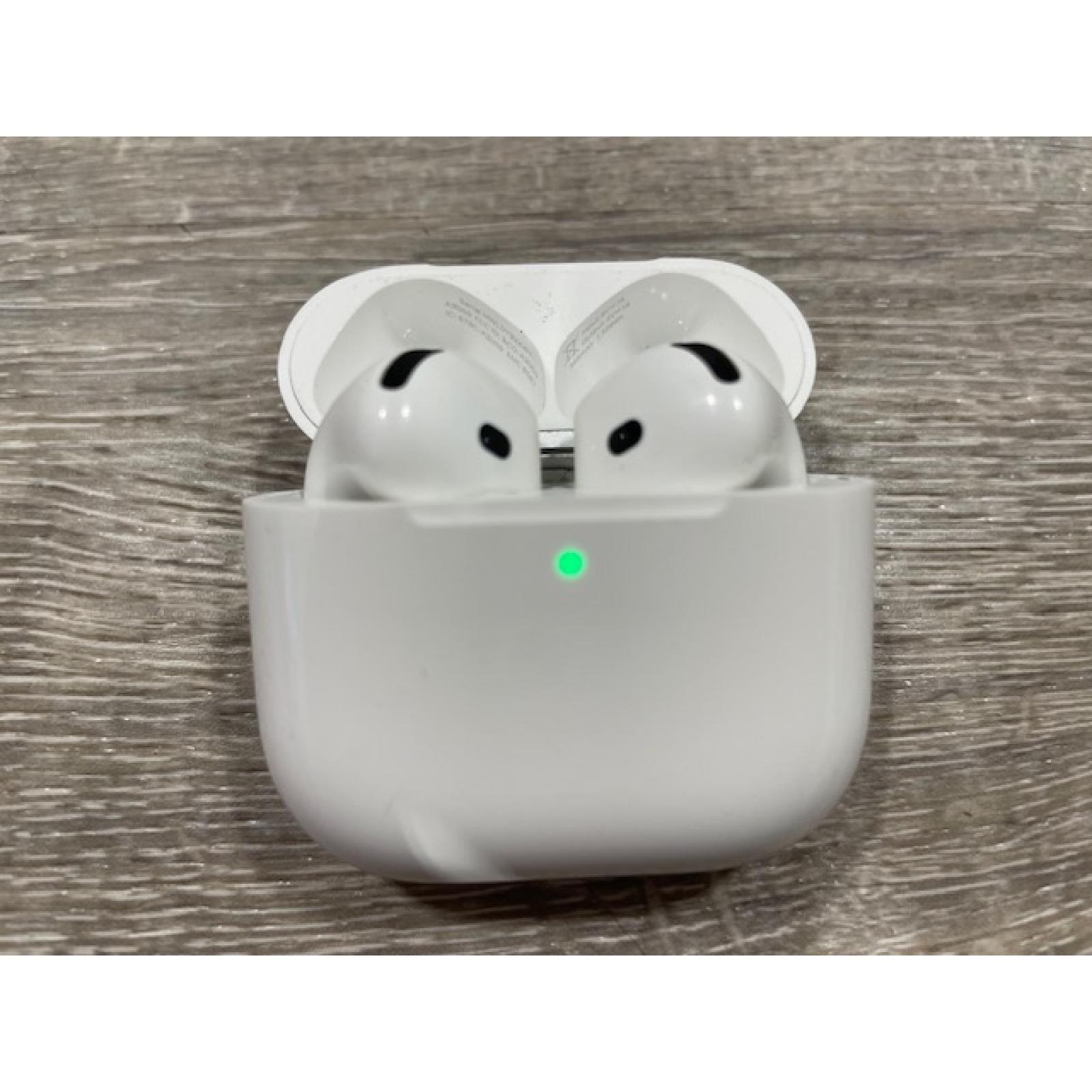 AS-IS Apple Airpods 4 Wireless Charging Case