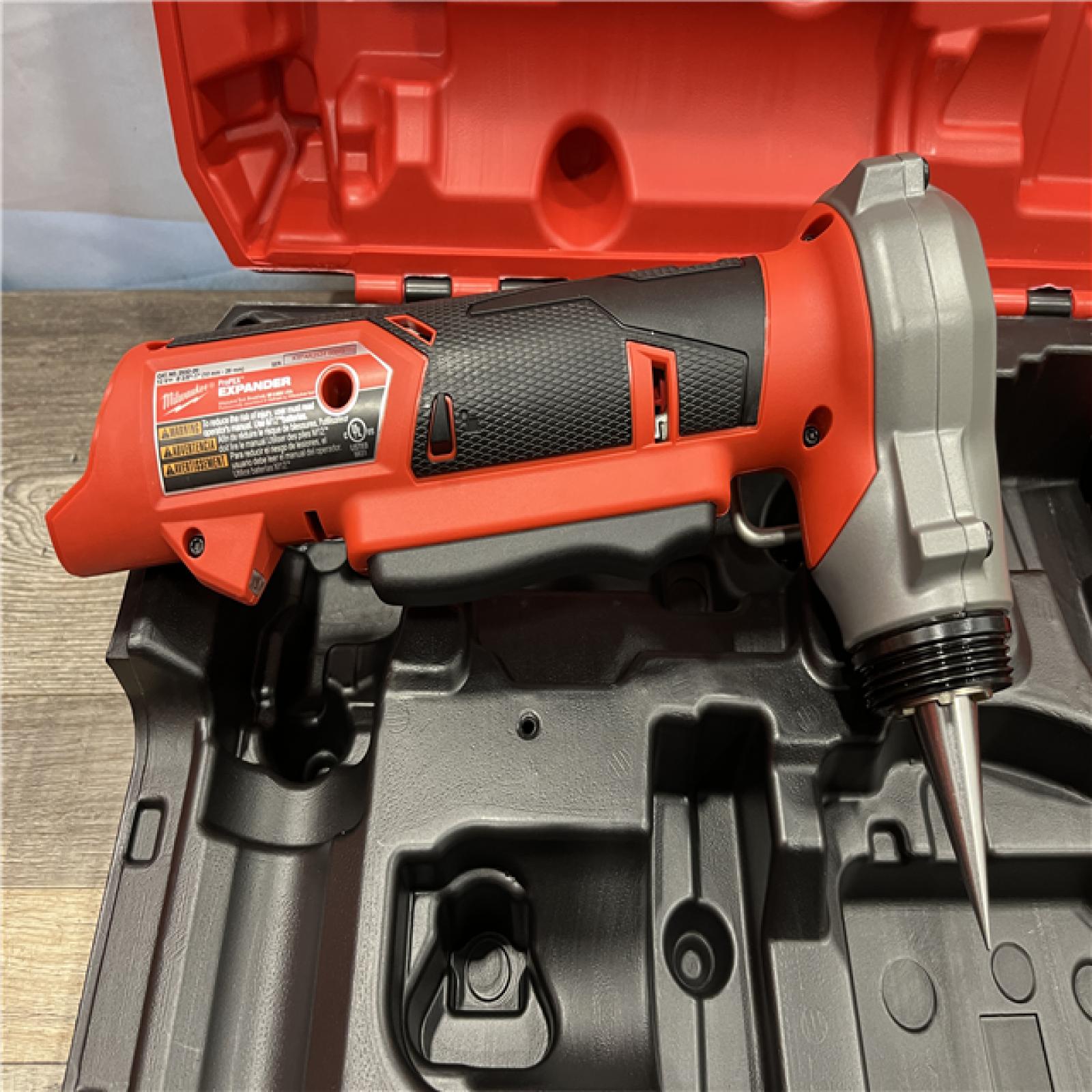AS-IS Milwaukee FUEL ProPEX Expander Tool with 1/2 in. - 1 in. RAPID SEAL ProPEX Expander Heads
