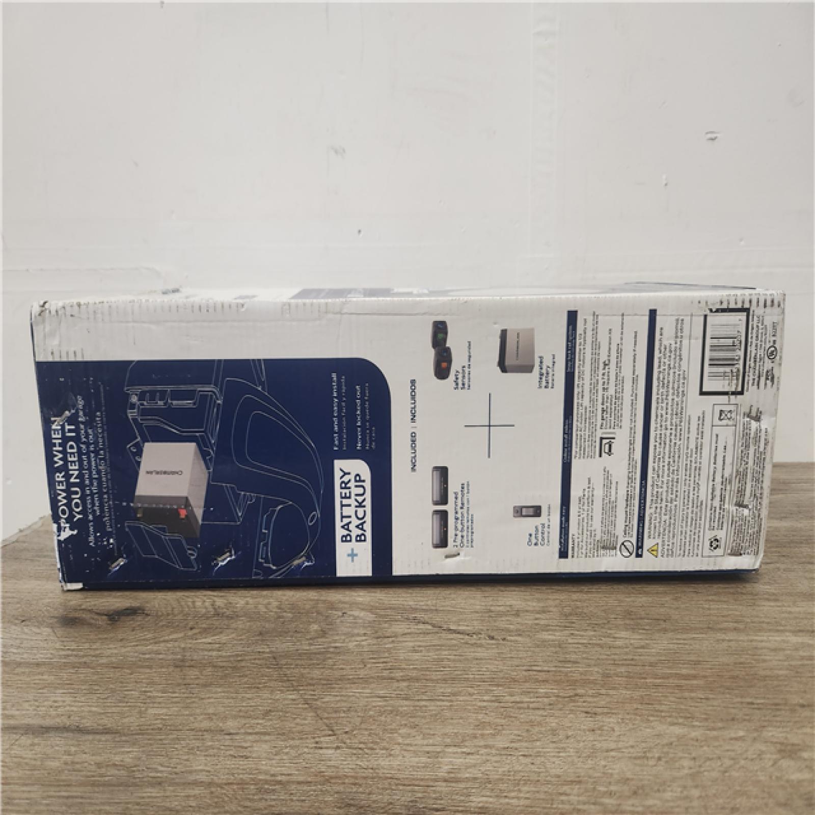 Phoenix Location NEW Chamberlain B2211T 1/2 HP Smart Quiet Belt Drive