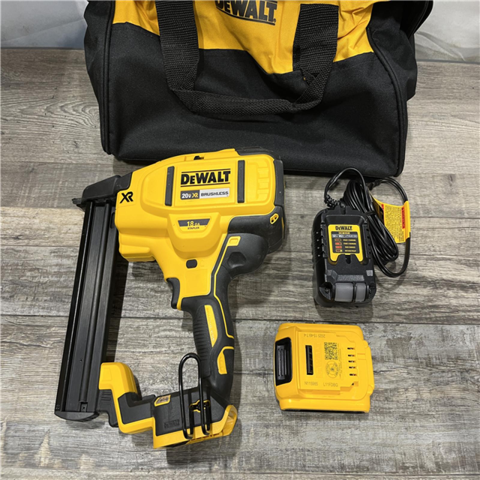 AS-IS DEWALT 20V MAX XR Lithium-Ion Cordless 18-Gauge Narrow Crown Stapler Kit