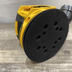 AS-IS DEWALT 20V MAX XR Cordless Brushless 5 in. Random Orbital Sander Kit