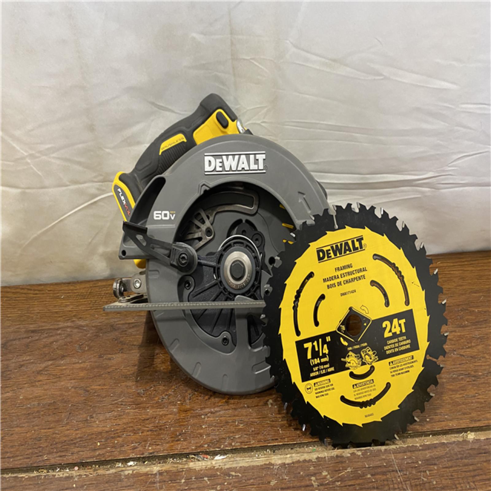 AS-IS DeWALT Flexvolt Max 7-1/4  60V Brushless Circular Saw DCS578B