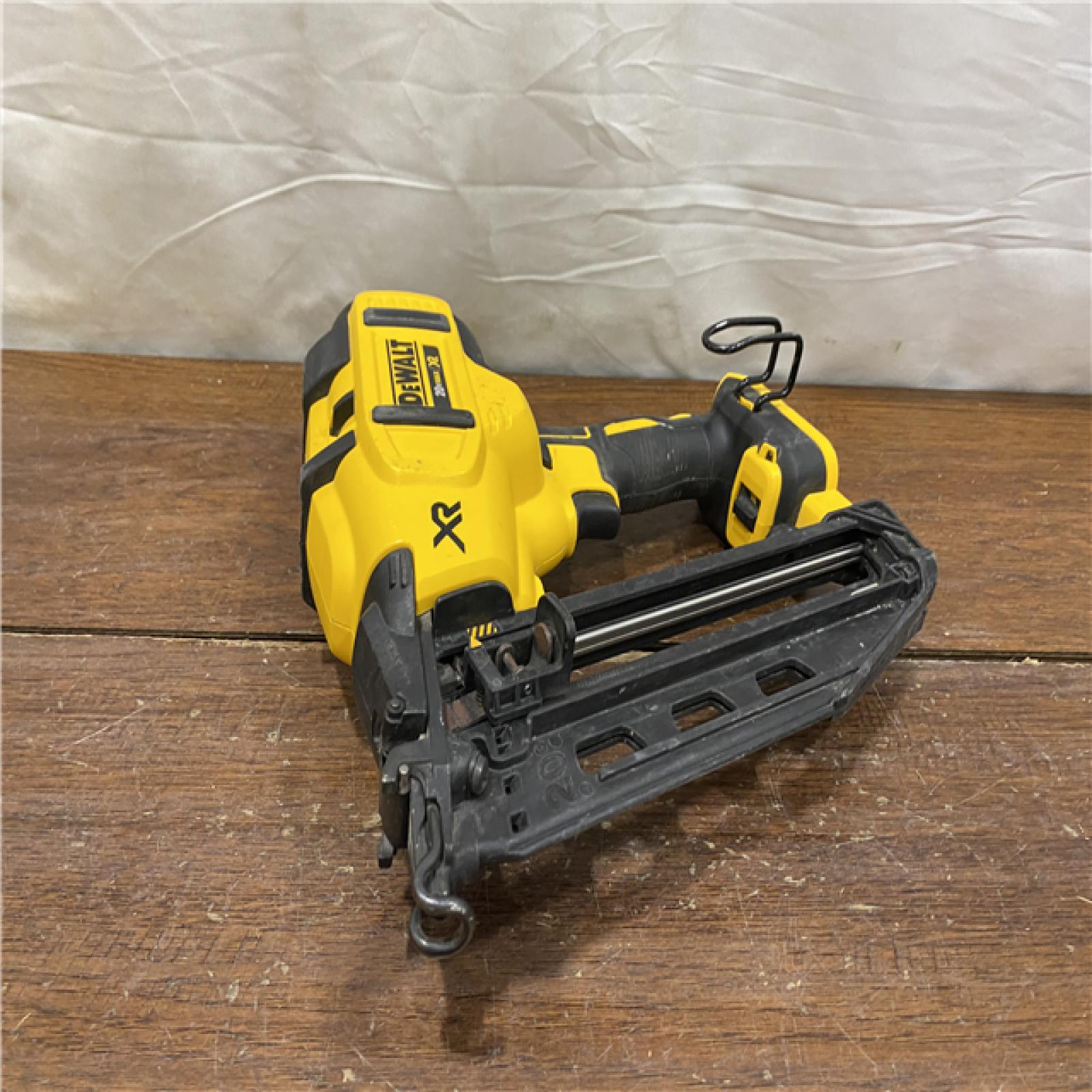 AS-IS DEWALT 20-Volt 21° Cordless Framing Nailer (Tool-Only)