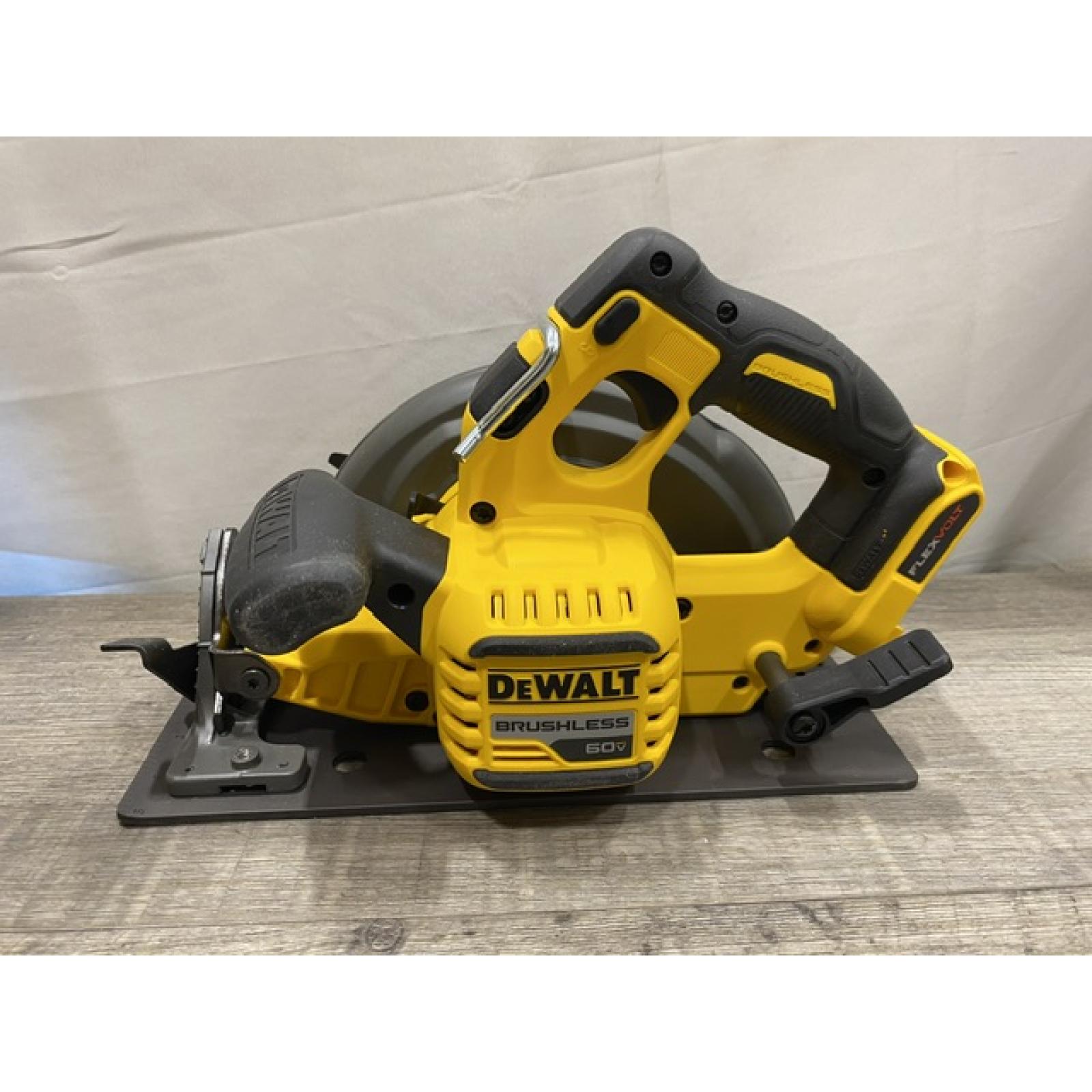 AS-IS DEWALT FLEXVOLT 60V MAX Cordless Brushless 7-1/4 in. Circular Saw with Brake (Tool Only)