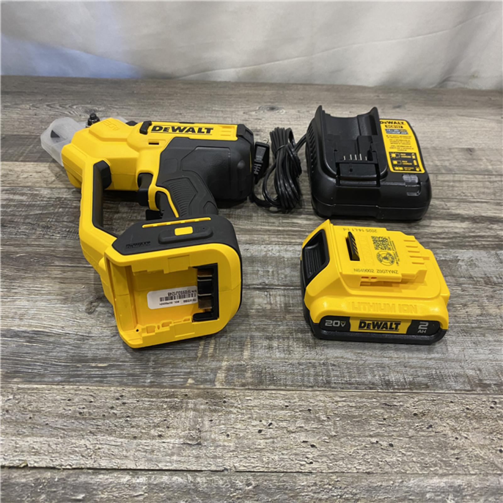 AS-IS DEWALT 20V MAX Cordless Battery Powered Pruner Kit