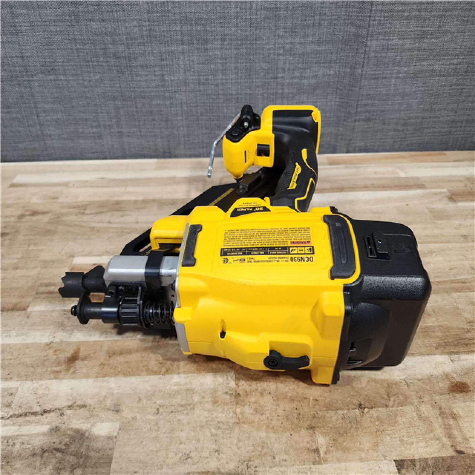 HOUSTON LOCATION - AS-IS (APPEARS LIKE NEW) DEWALT 20V 30 Degree Cordless Framing Nailer (Tool-Only)