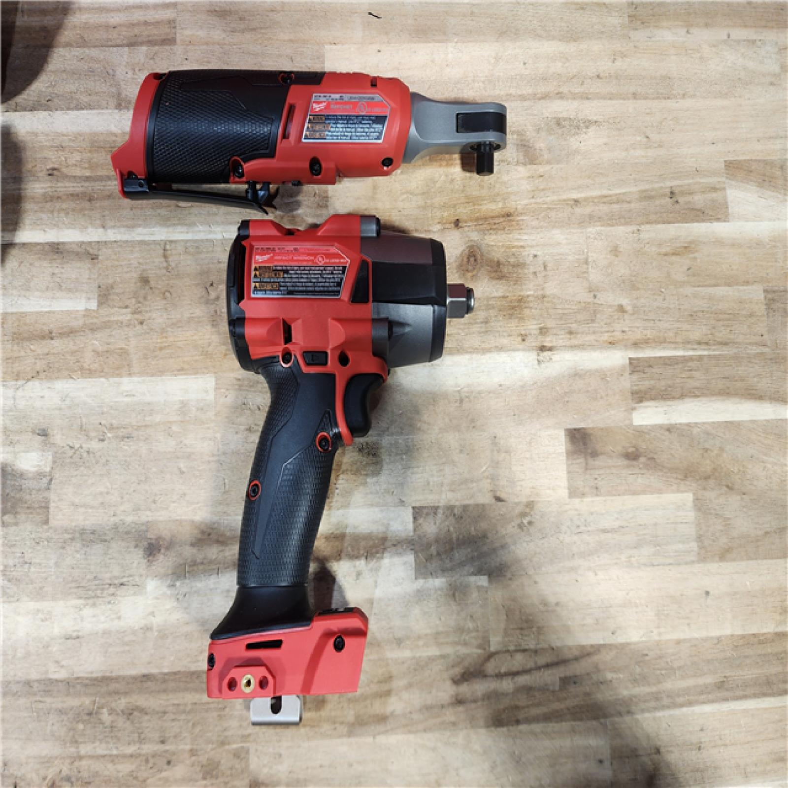 HOUSTON LOCATION - AS-IS (APPEARS LIKE NEW) Milwaukee FUEL 18V Cordless Mid Torque 1/2 in. Impact Wrench w/ M12 FUEL 3/8 in. Ratchet & Battery/Charger Combo Kit