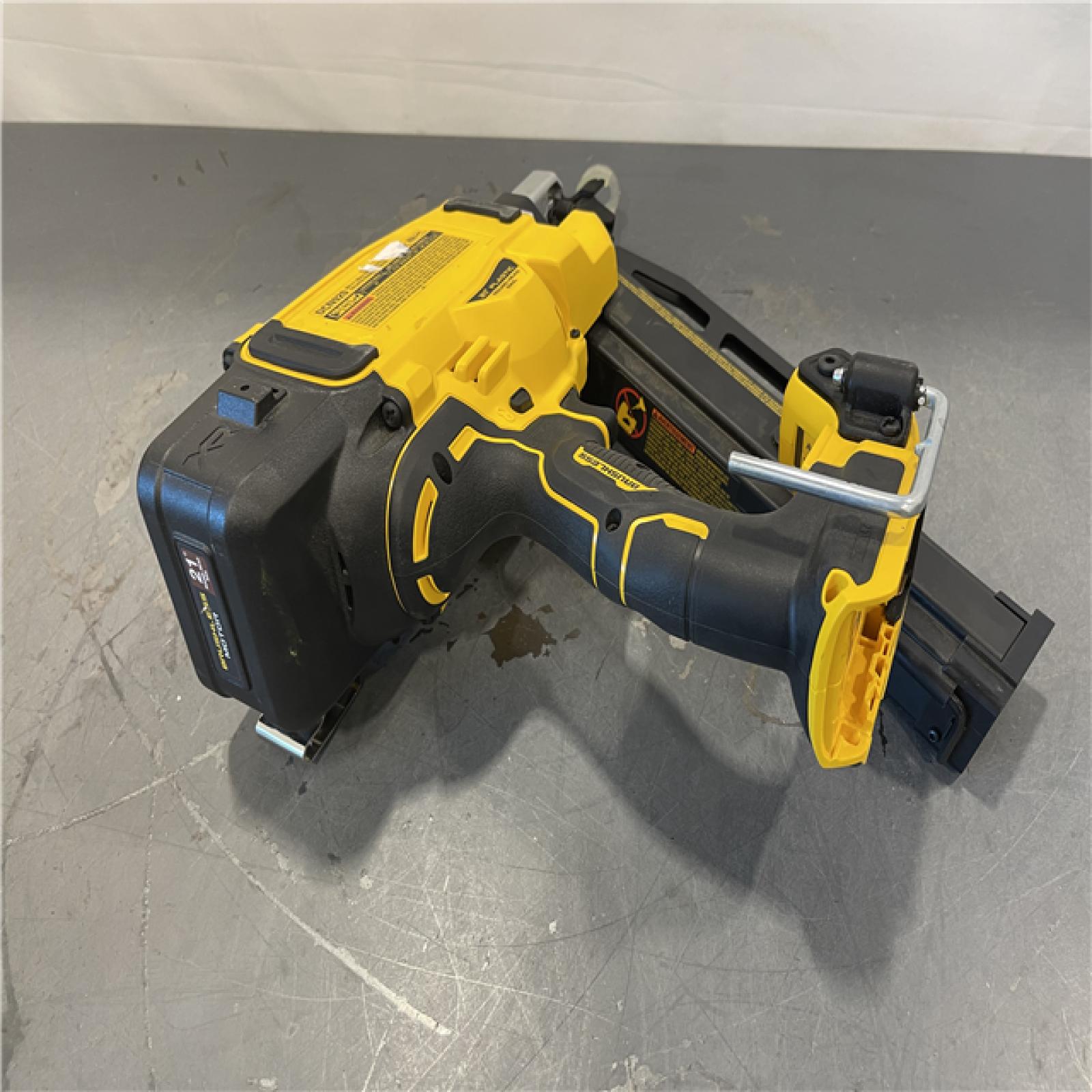AS-IS - DEWALT 20-Volt 21° Cordless Framing Nailer (Tool-Only)