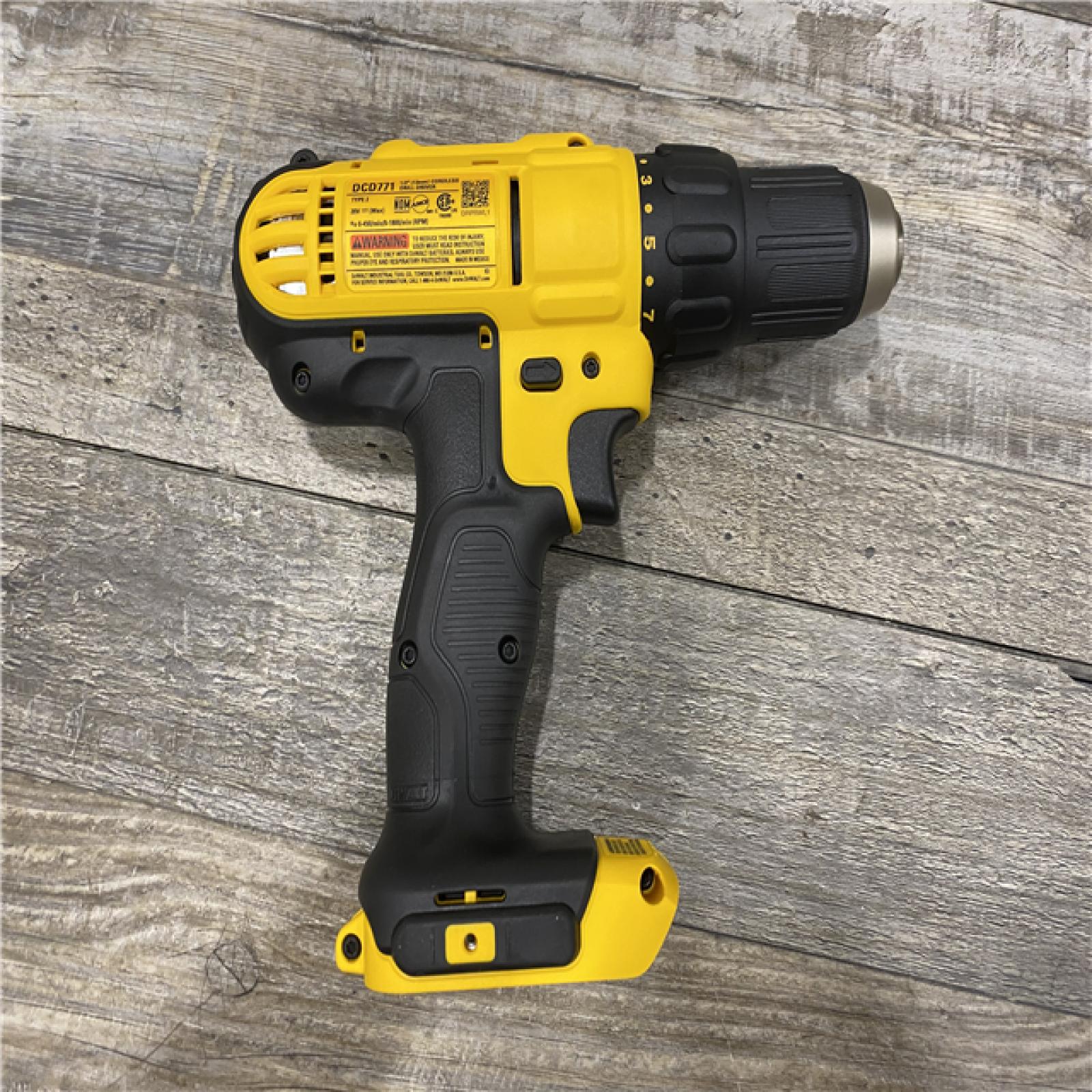 AS-IS- DEWALT 20V MAX Cordless 1/2 in. Drill/Driver Kit
