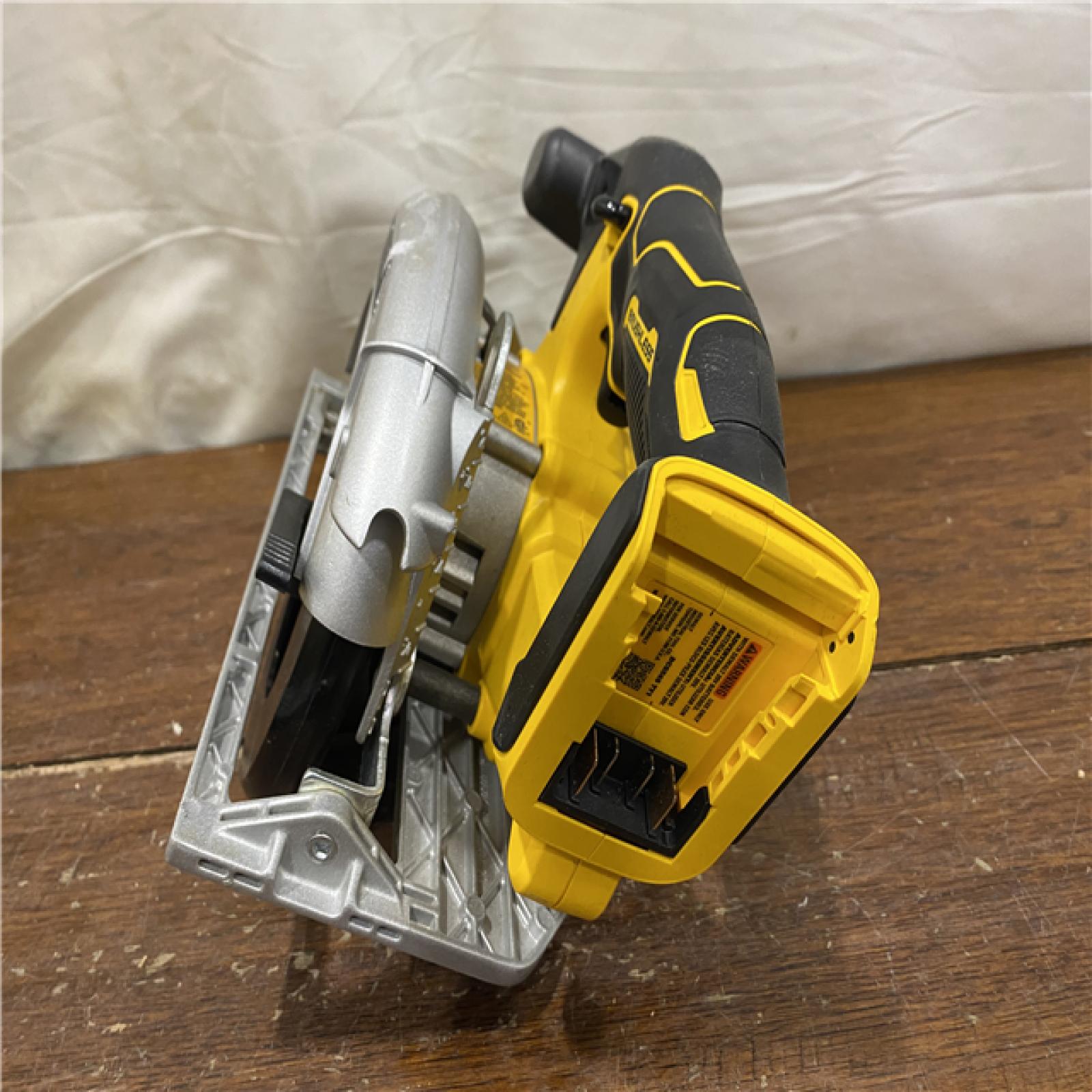 AS-IS DeWALT DCS565B 20V Max Brushless 6.5   Cordless Circular Saw