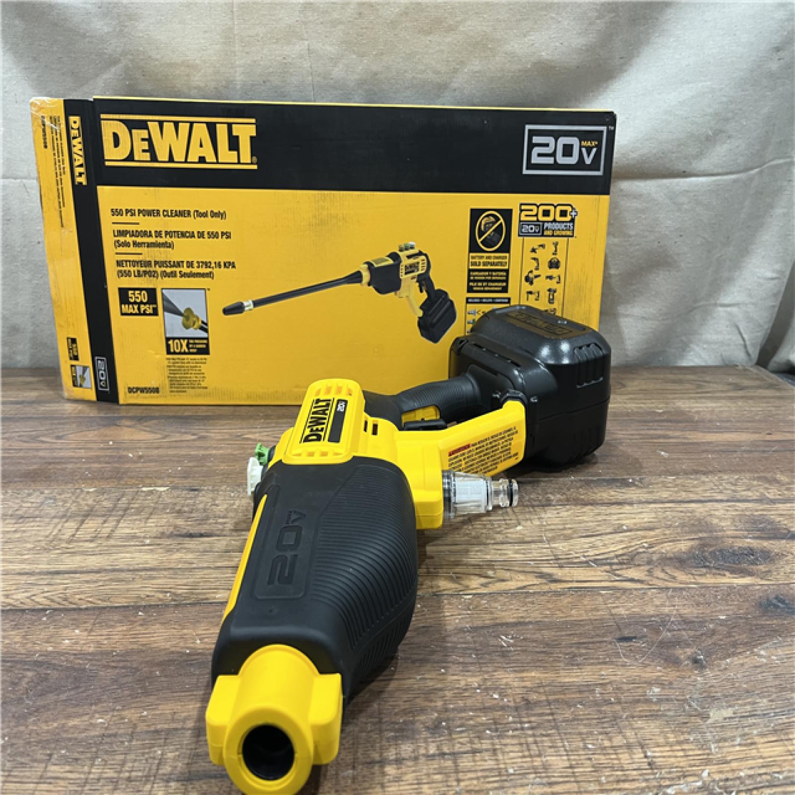 AS-IS Dewalt 20V 550 PSI  1 GPM Cordless Power Cleaner W/ 4 Nozzles Tool-Only DCPW550B