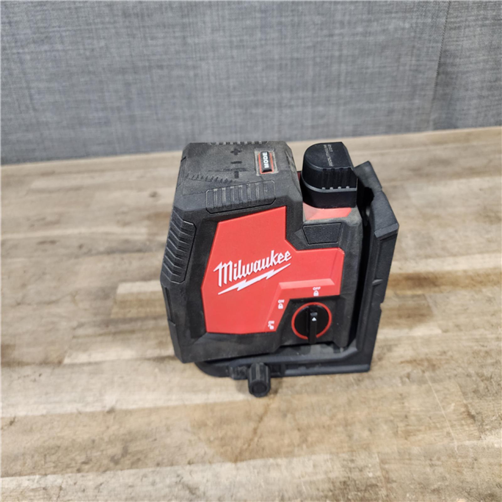 HOUSTON LOCATION - AS-IS MILWAUKEE 100 ft. REDLITHIUM Lithium-Ion USB Green Rechargeable Cross Line Laser Level (TOOL ONLY)