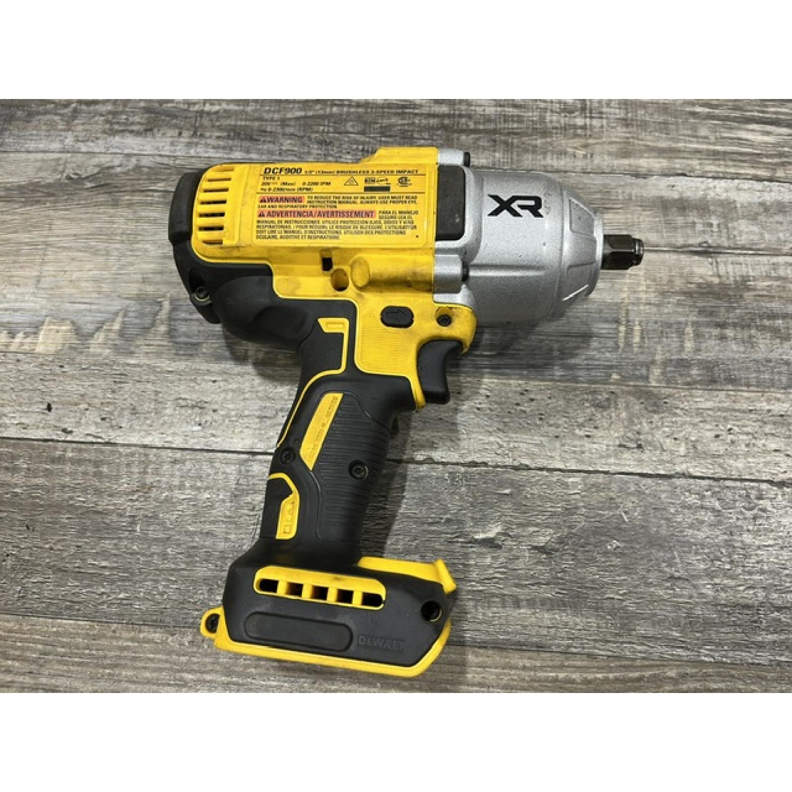 AS-IS DEWALT 20V MAX Lithium-Ion Cordless 1/2 in. Impact Wrench Kit