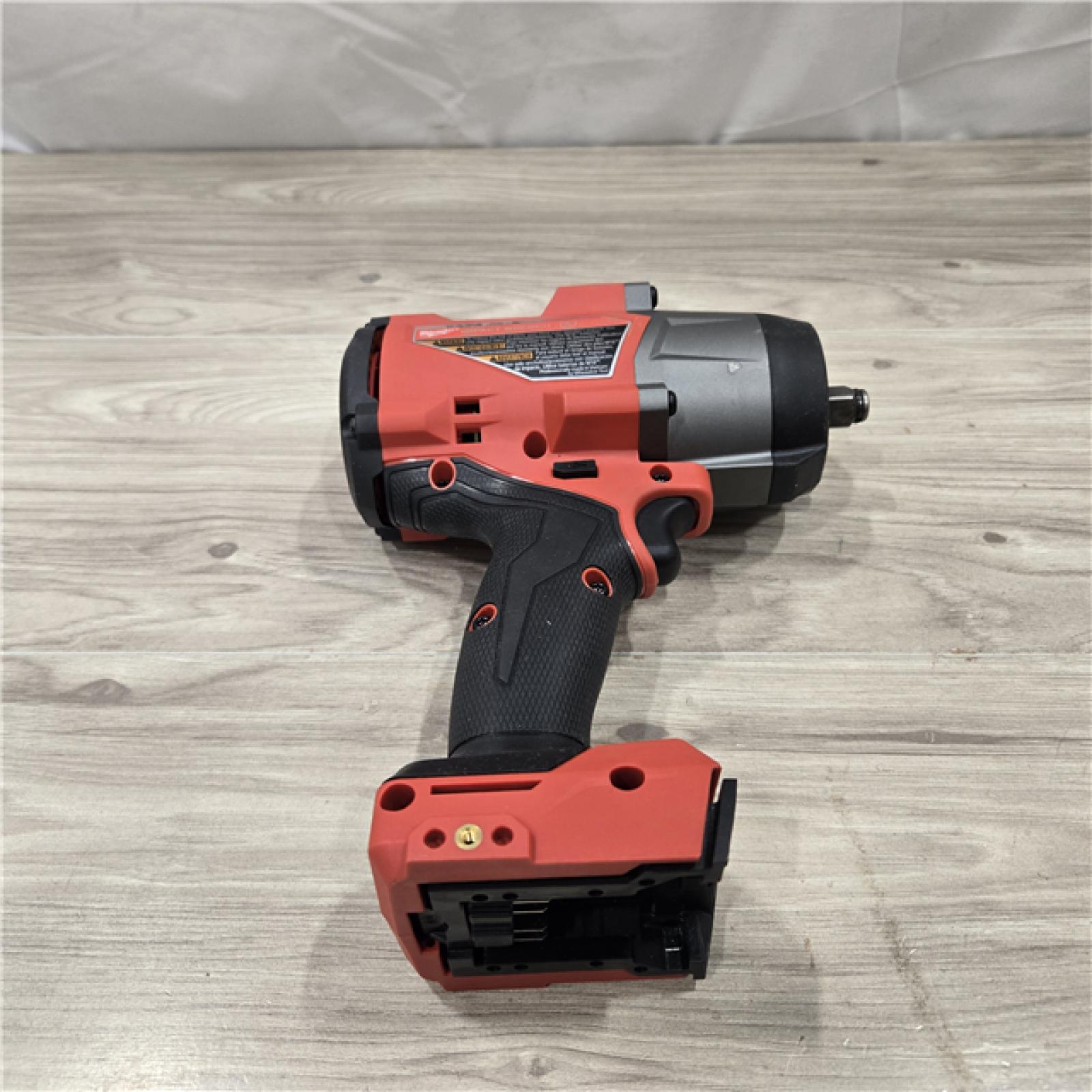 AS-IS Milwaukee M18 1/2 in. Cordless High Torque Impact Wrench Kit