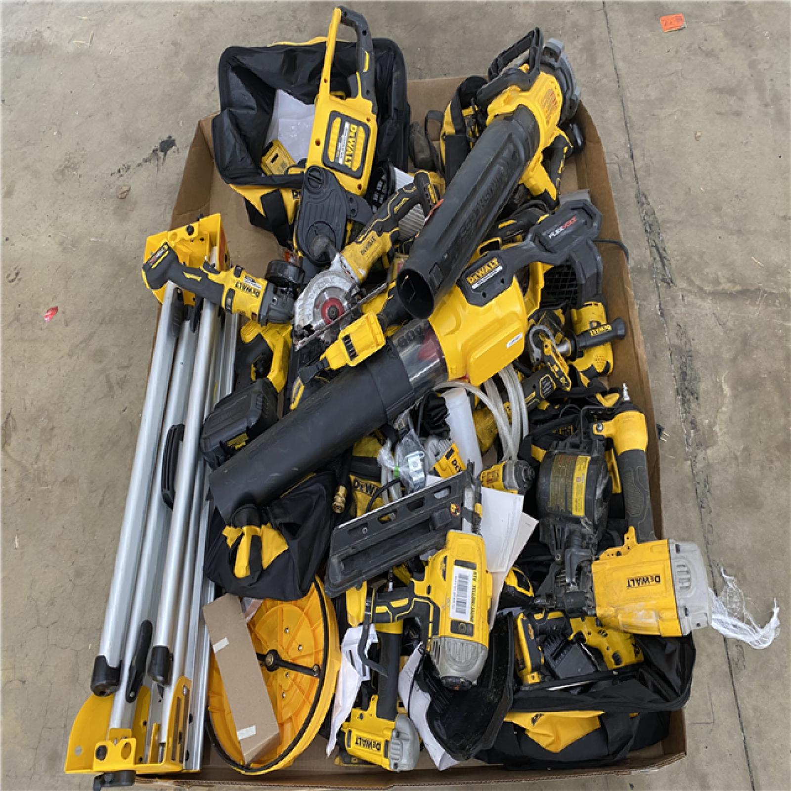 Houston Location AS IS - Tool Pallet