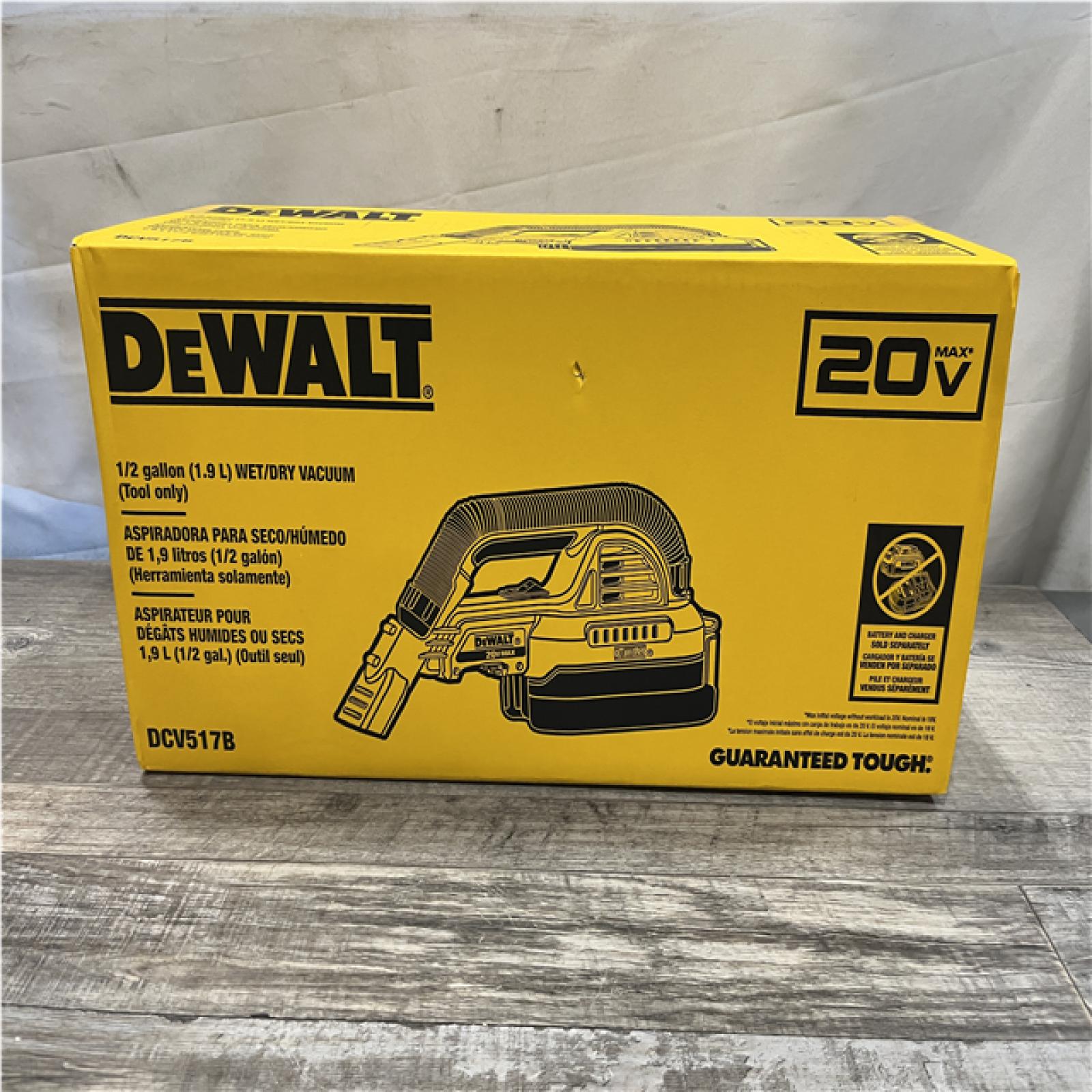 NEW - DEWALT 20V MAX Cordless 1/2 Gal. Wet/Dry Portable Vacuum (Tool-Only)