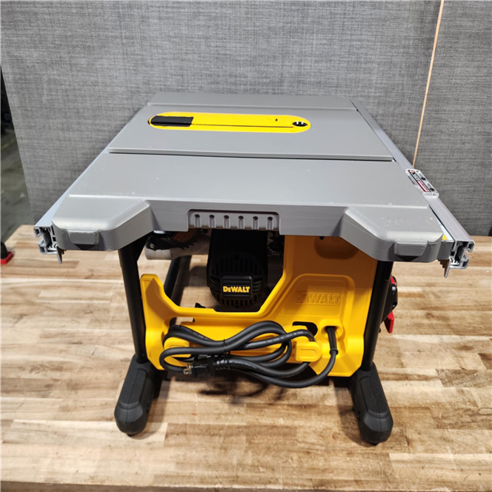 HOUSTON LOCATION - AS - IS Dewalt 8-1/4 Compact Jobsite Table Saw