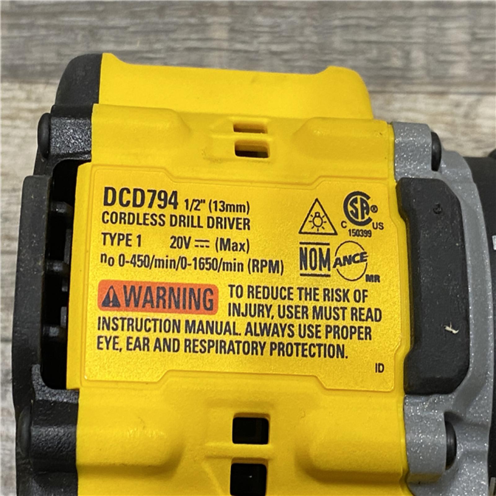 AS-IS DEWALT ATOMIC 20-Volt MAX Lithium-Ion Cordless (2-Tool) Combo Kit