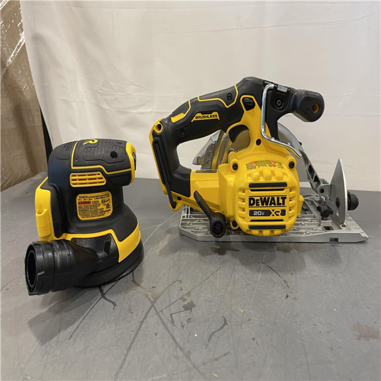 AS-IS - DEWALT 20-Volt MAX Lithium-Ion Cordless 7-Tool Combo Kit
