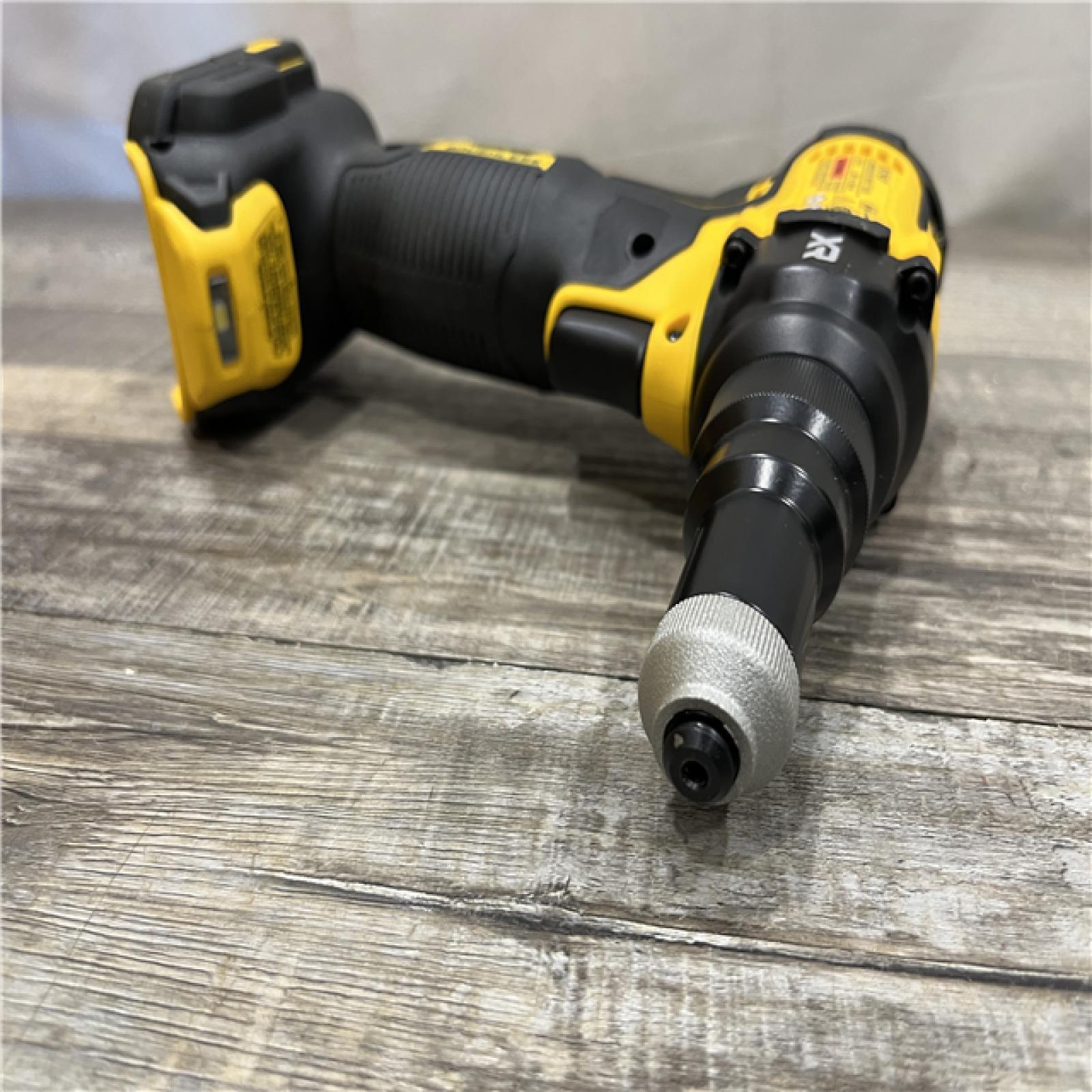 AS-IS DEWALT 20-Volt MAX Cordless 3/16 in. Rivet Tool (Tool-Only)