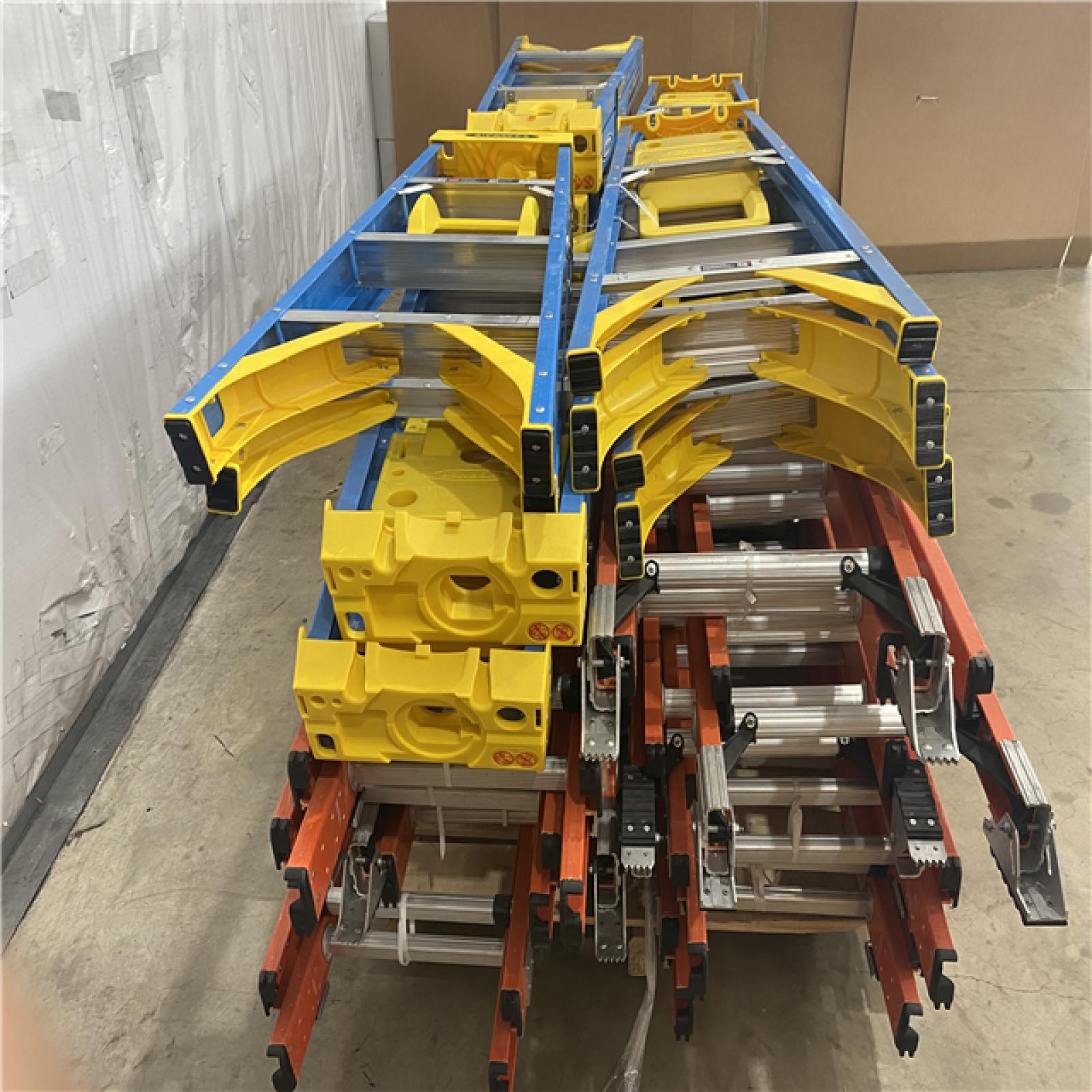 Houston Location AS IS - Ladder Pallet