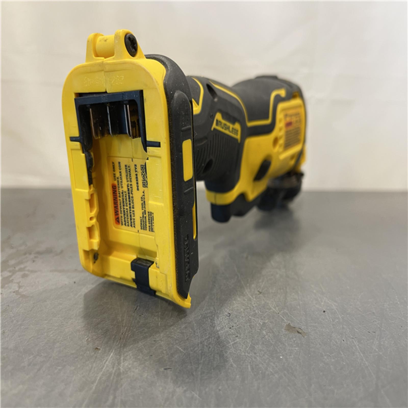 AS-IS - DEWALT ATOMIC 20V MAX Cordless Brushless Oscillating Multi Tool
