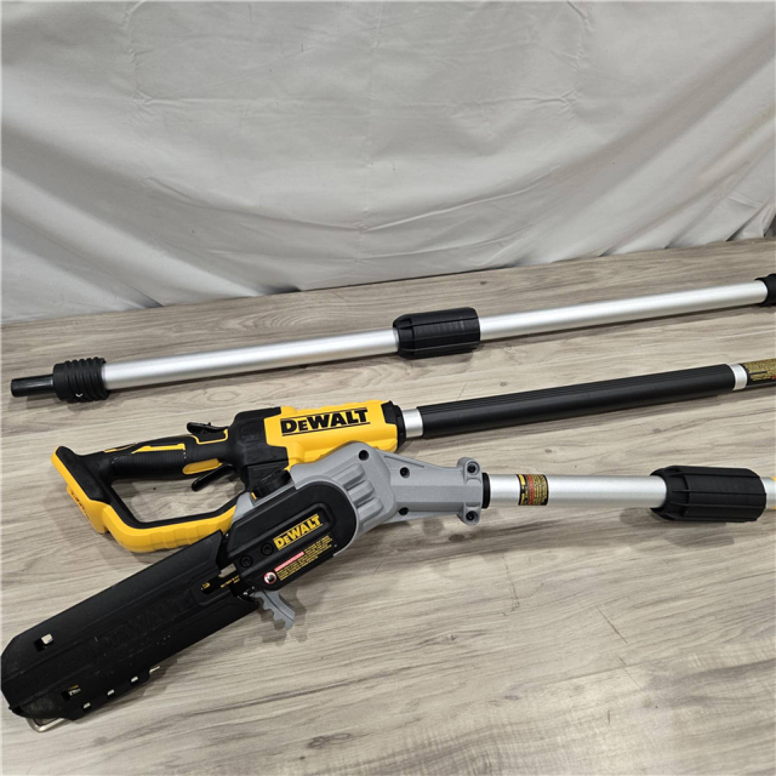 LIKE NEW! - DEWALT 20V MAX Cordless Pole Saw (Tool Only)