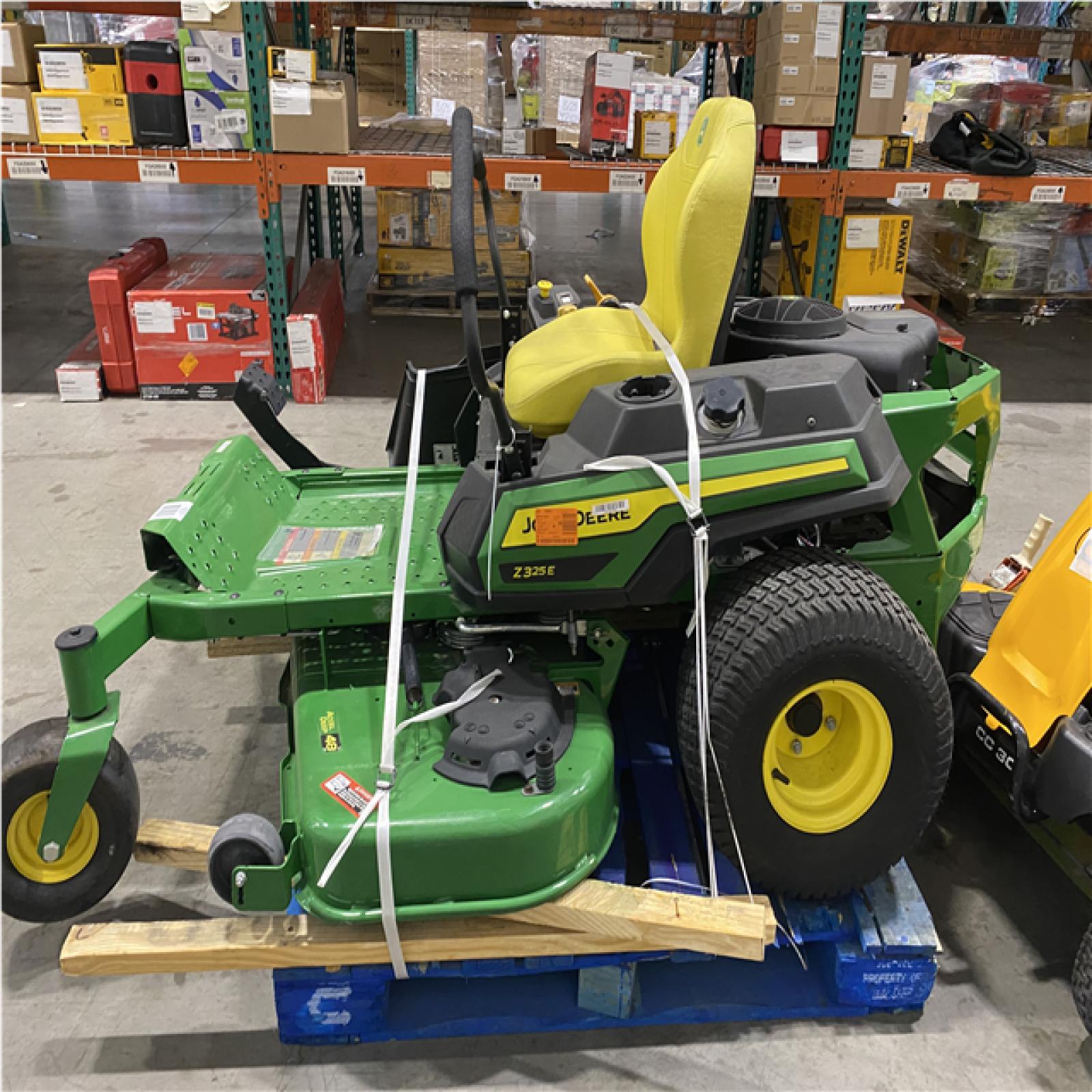 Dallas Location - As-Is John Deere Z325E ZTrak 48-in - Riding Lawn Mowers