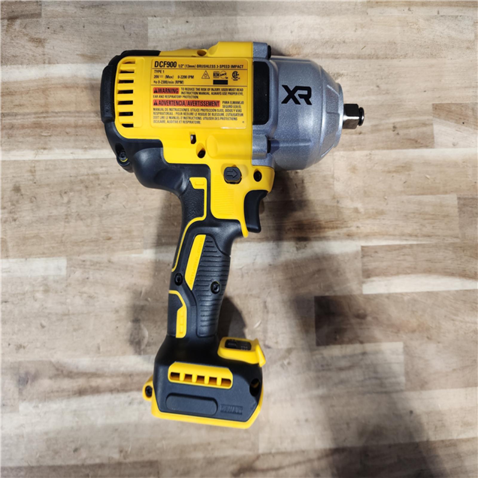 HOUSTON LOCATION - AS-IS (APPEARS LIKE NEW) DEWALT 20V MAX Lithium-Ion Cordless 1/2 in. Impact Wrench Kit