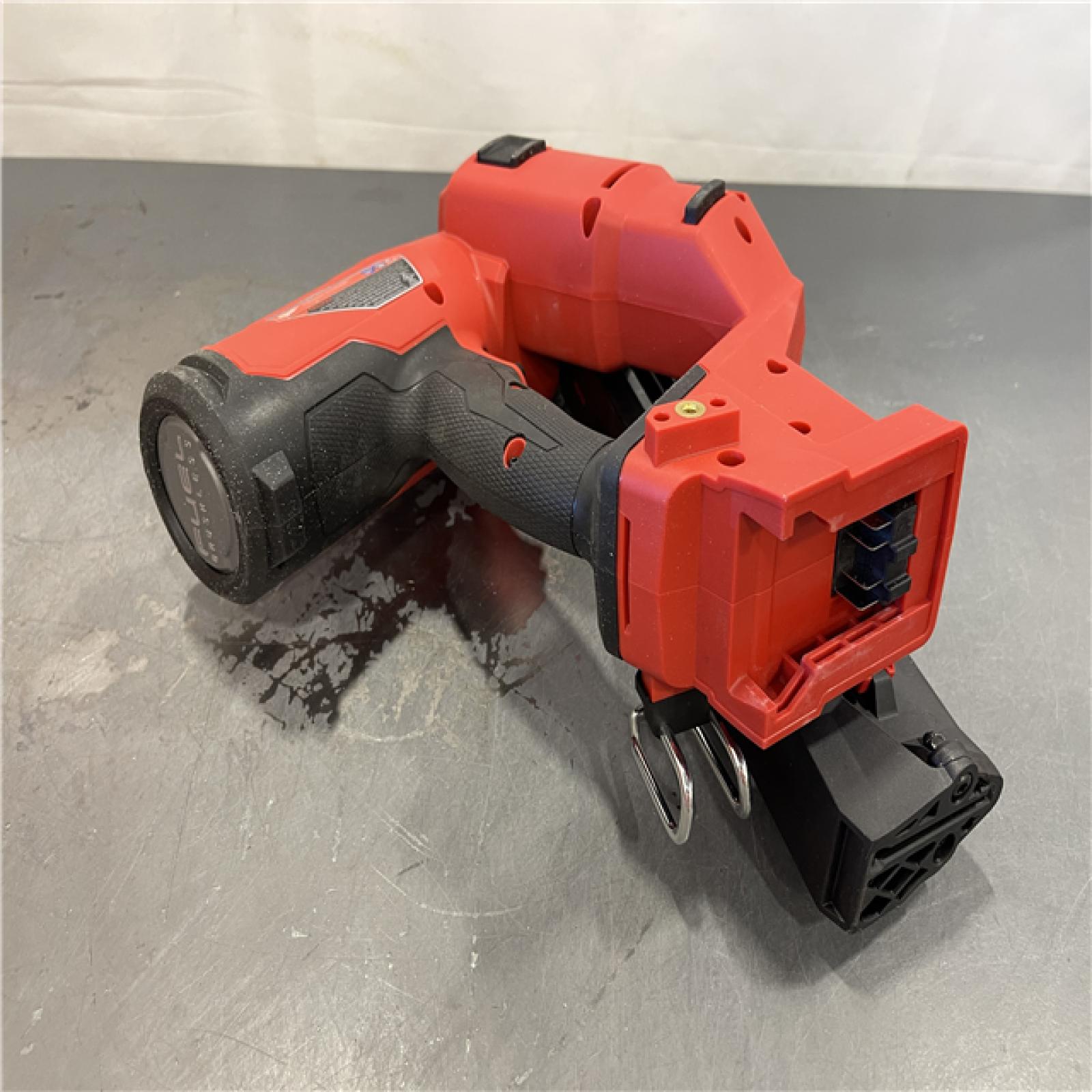 AS-IS - Milwaukee M18 FUEL 18-Volt Lithium-Ion Brushless Cordless Gen II 15-Gauge Angled Finish Nailer