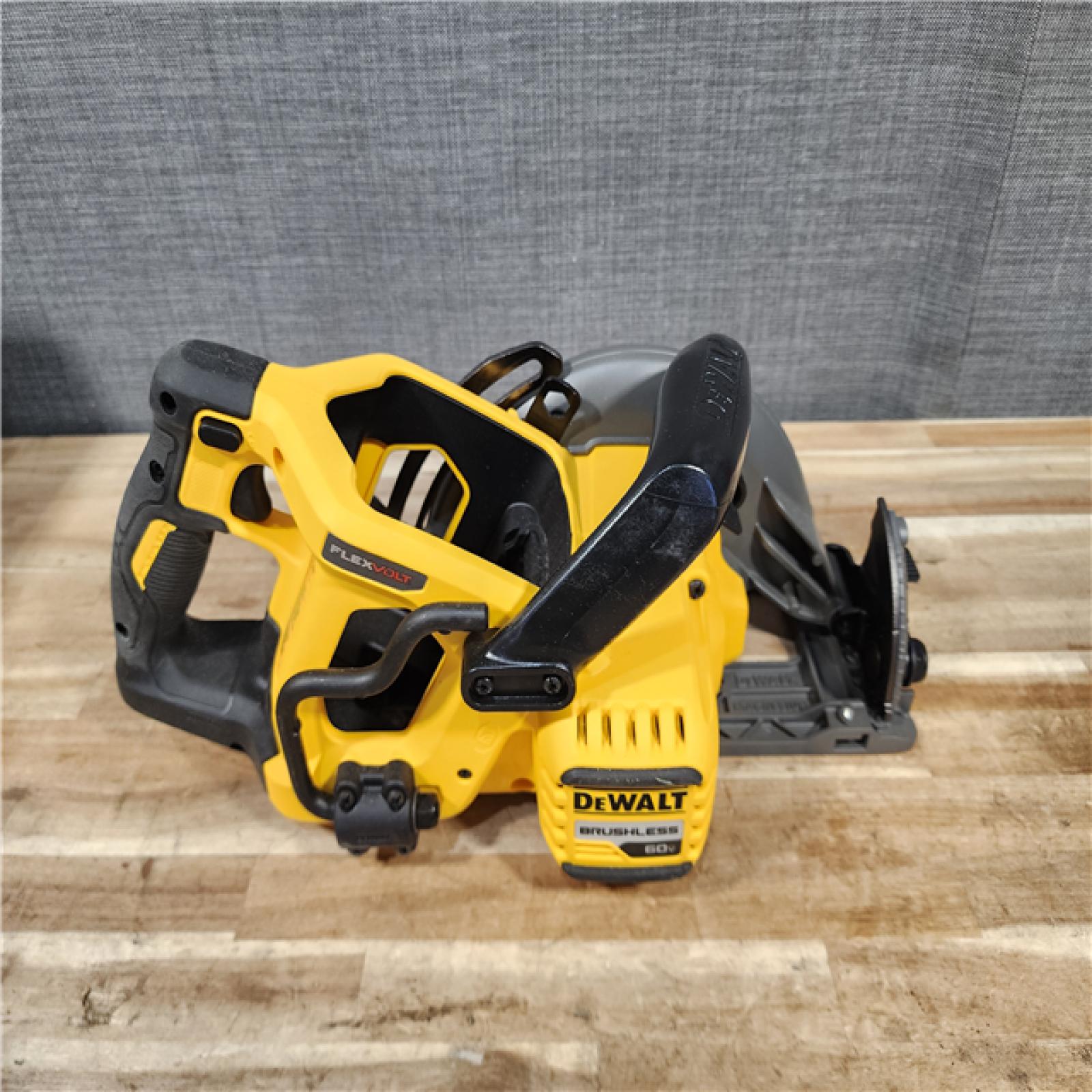 HOUSTON LOCATION - AS-IS (APPEARS LIKE NEW) DEWALT FLEXVOLT 60V MAX Cordless Brushless 7-1/4 in. Wormdrive Style Circular Saw (Tool Only)