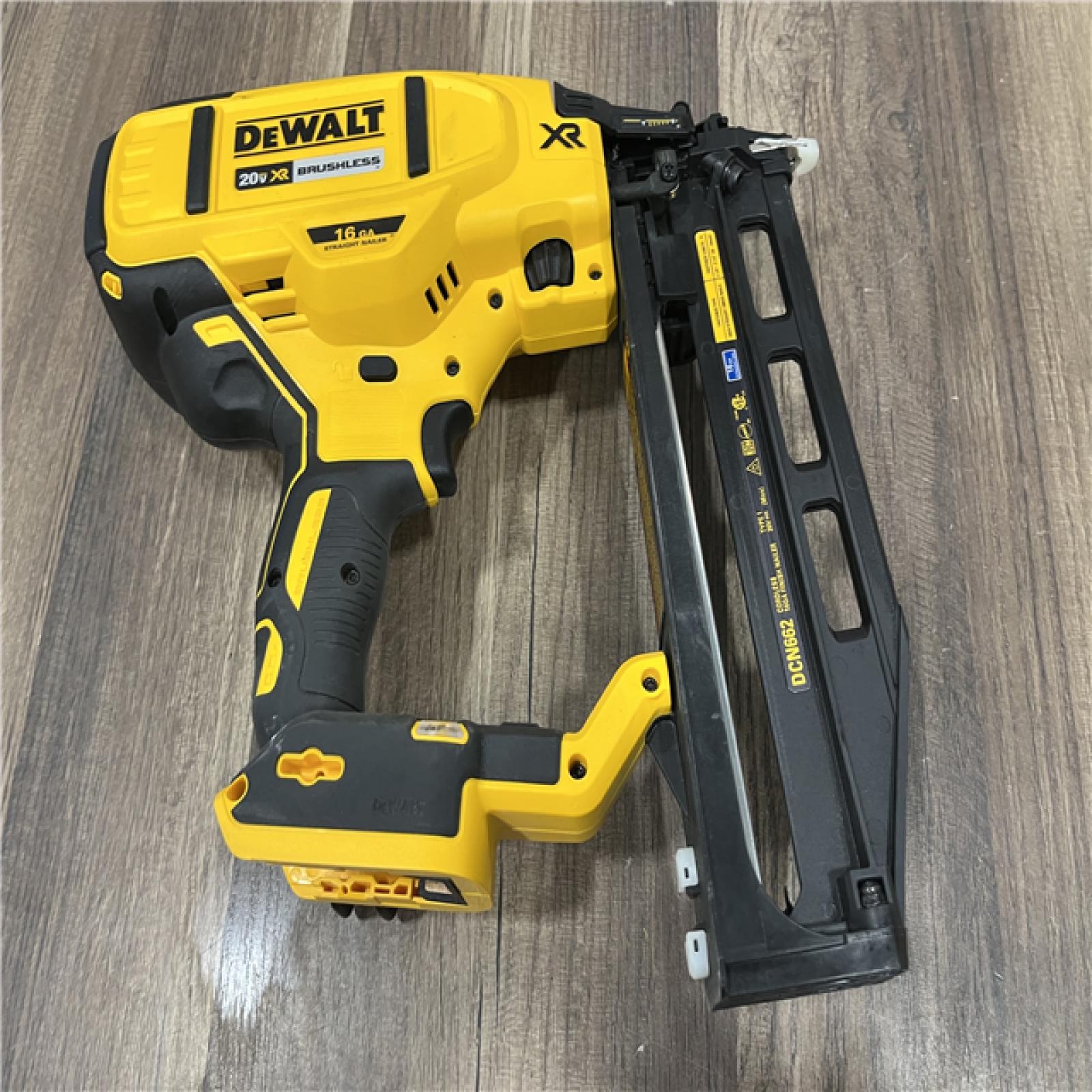 AS-IS DEWALT 20V MAX XR 16-Gauge Lithium-Ion Cordless Finish Nailer (Tool Only)