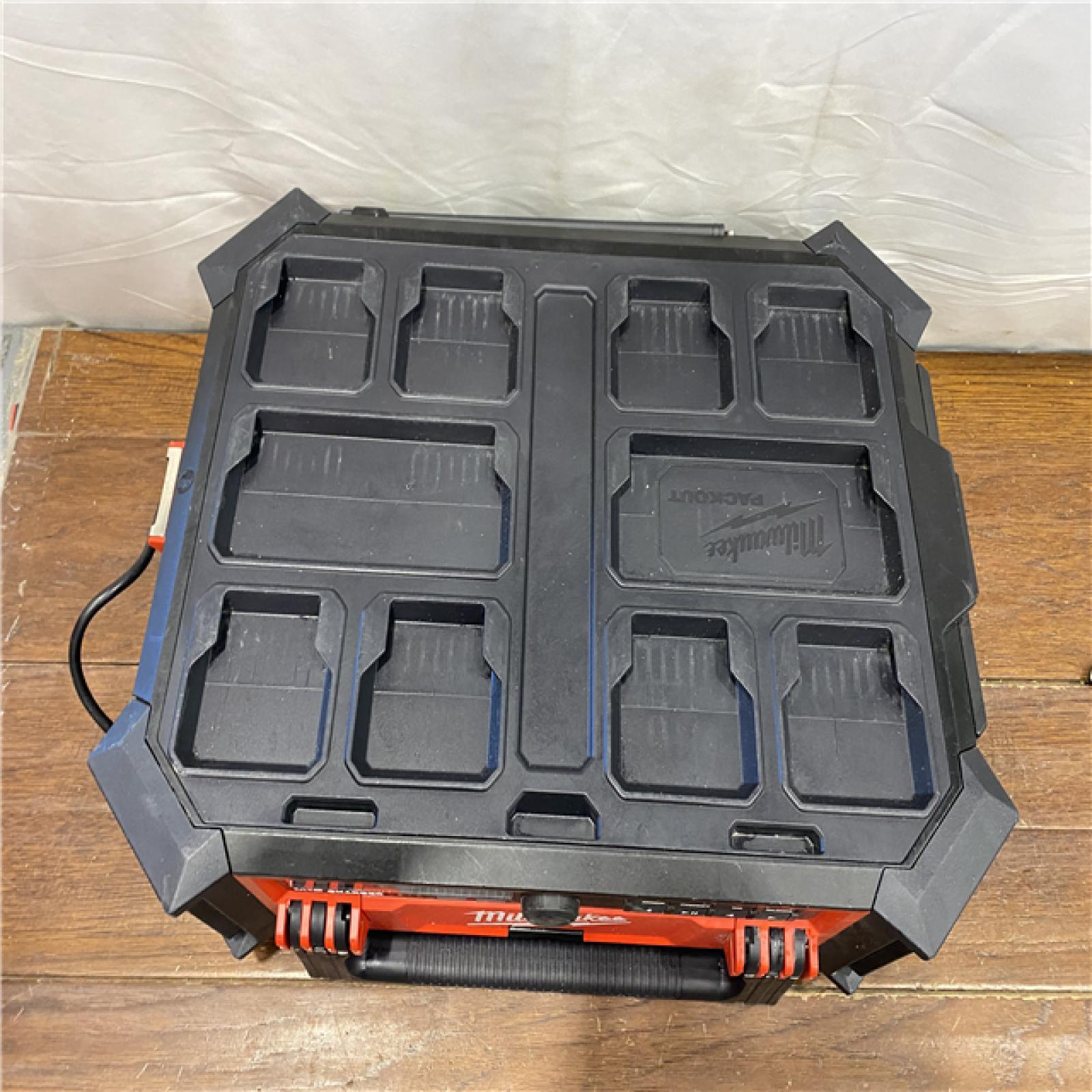 AS-IS Milwaukee 2950-20 18V M18 PACKOUT Lithium-Ion Cordless Radio + Charger (Tool Only)