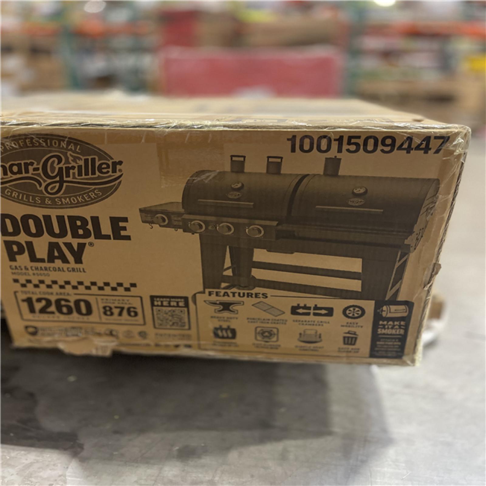 DALLAS LOCATION- NEW!- Char-Griller Double Play 1 260 sq.  in. 3-Burner Gas and Charcoal Grill in Black