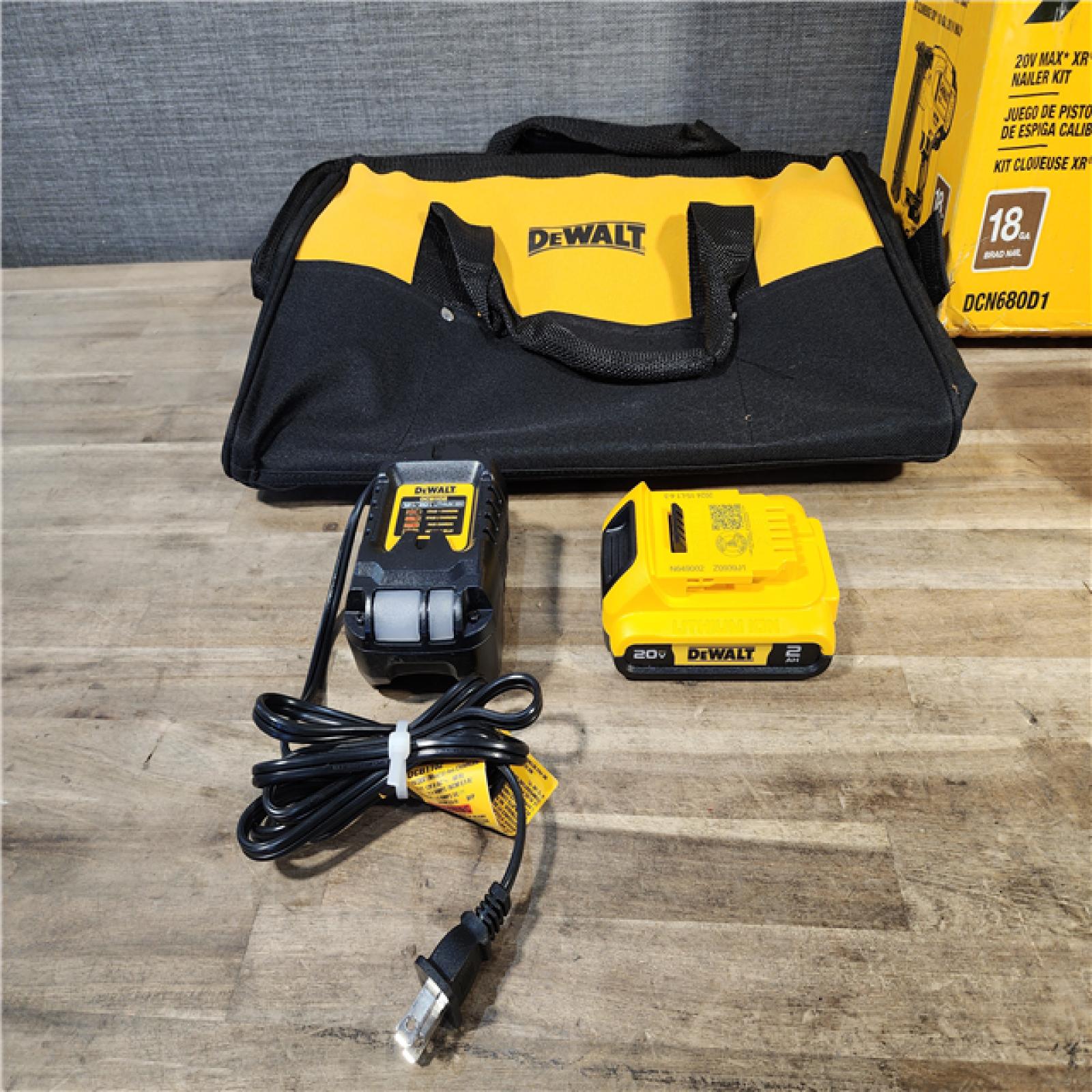 HOUSTON LOCATION - AS-IS DEWALT 20V MAX XR 18 Gauge Brad Nailer Kit