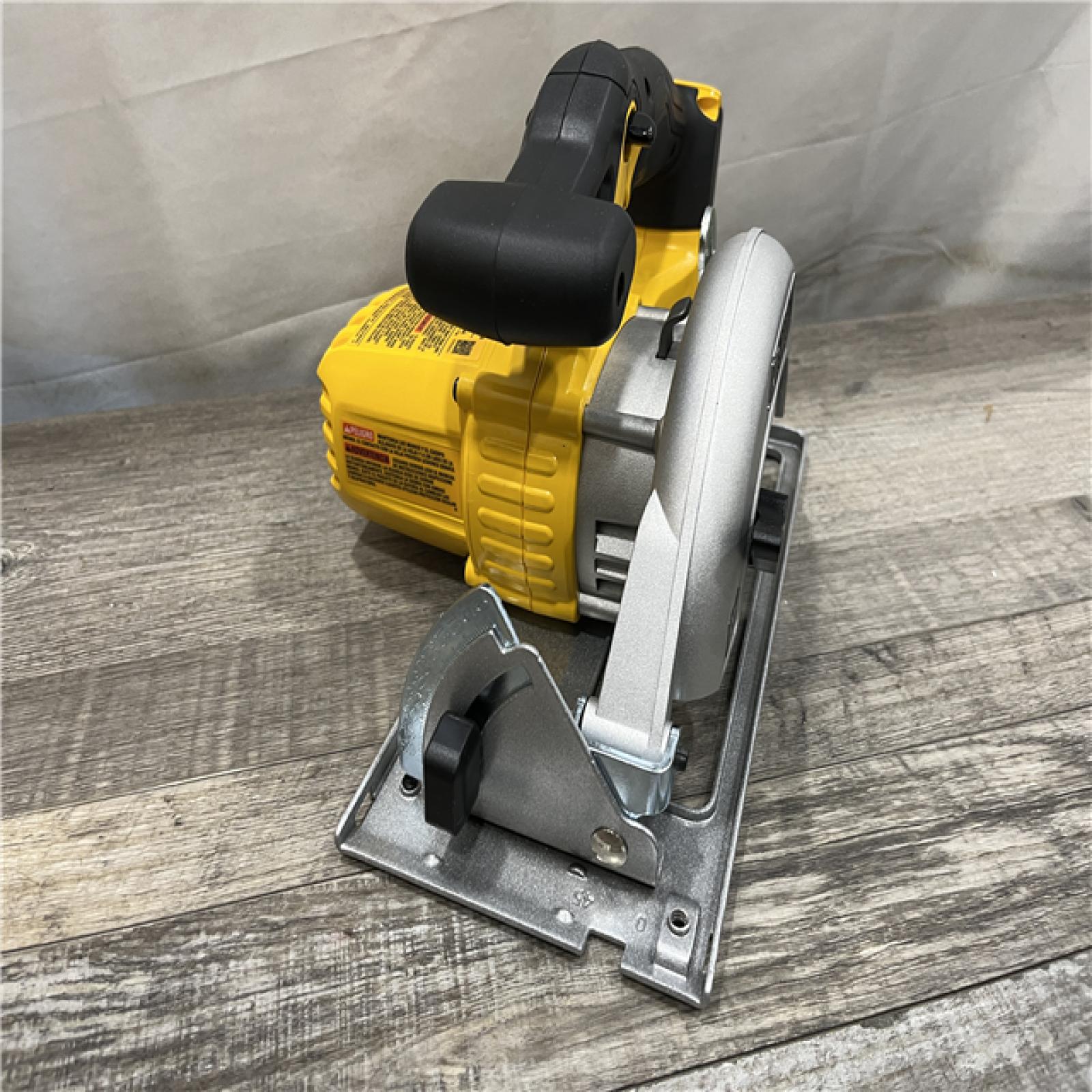 AS-IS DEWALT 20V MAX Cordless 6.5 in. Sidewinder Style Circular Saw (Tool Only)