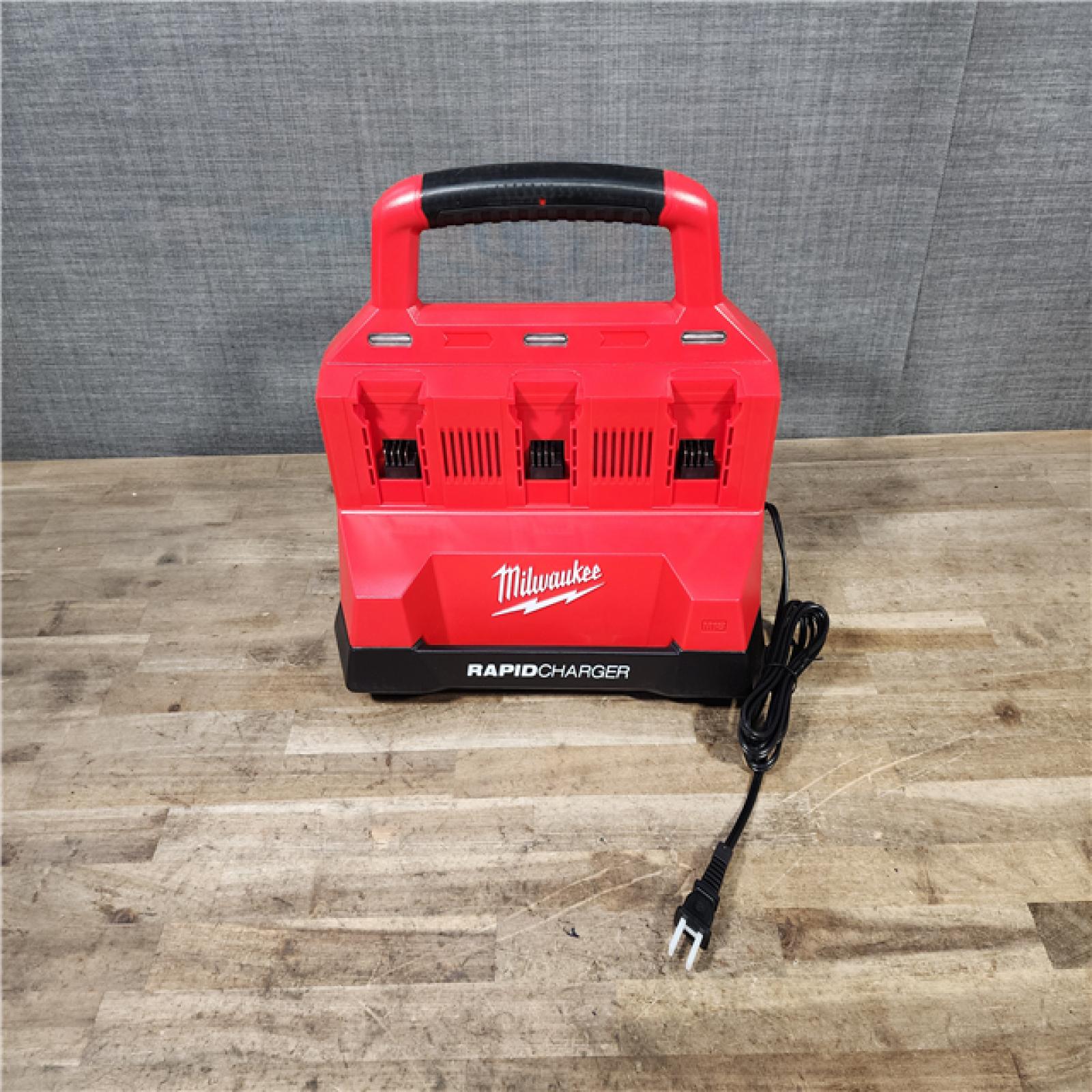 HOUSTON LOCATION - AS-IS (APPEARS LIKE NEW) Milwaukee M18 Packout Six Bay Rapid Charger