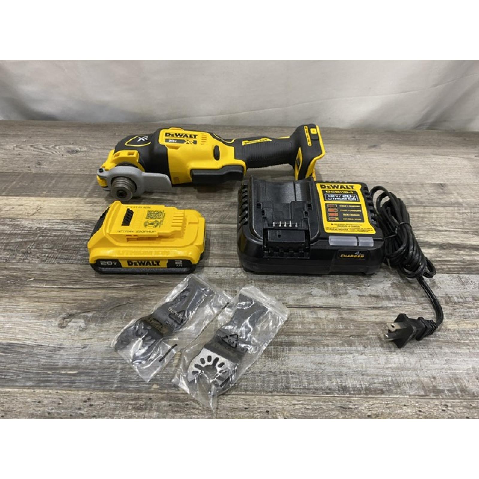 AS-IS DEWALT 20V MAX XR Cordless Brushless 3-Speed Oscillating Multi Tool Kit