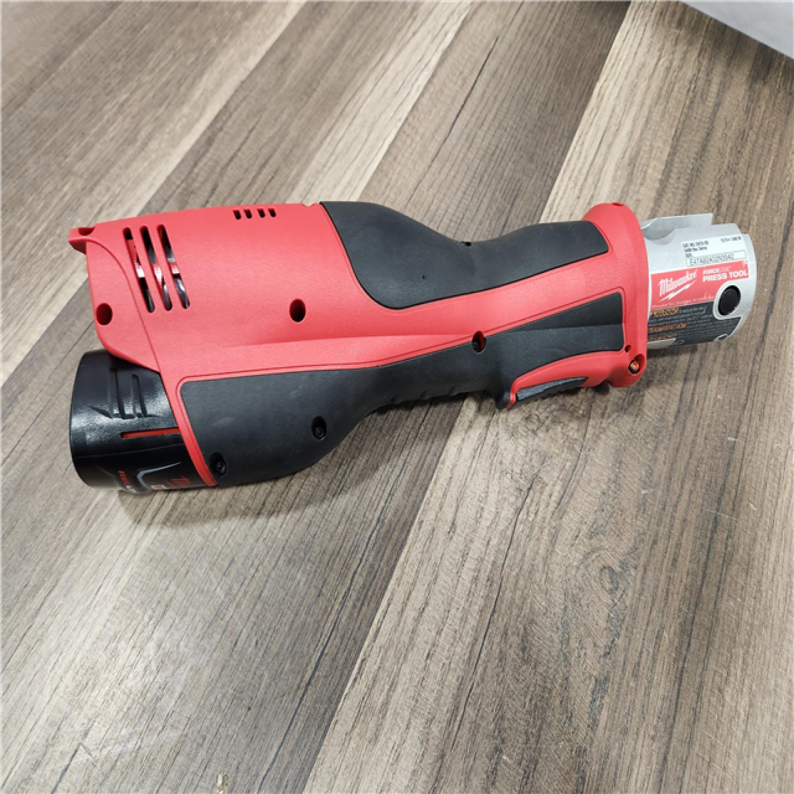 AS-IS -Milwaukee M12 Force Logic Press Tool 1/2 in. to 1 in. Kit