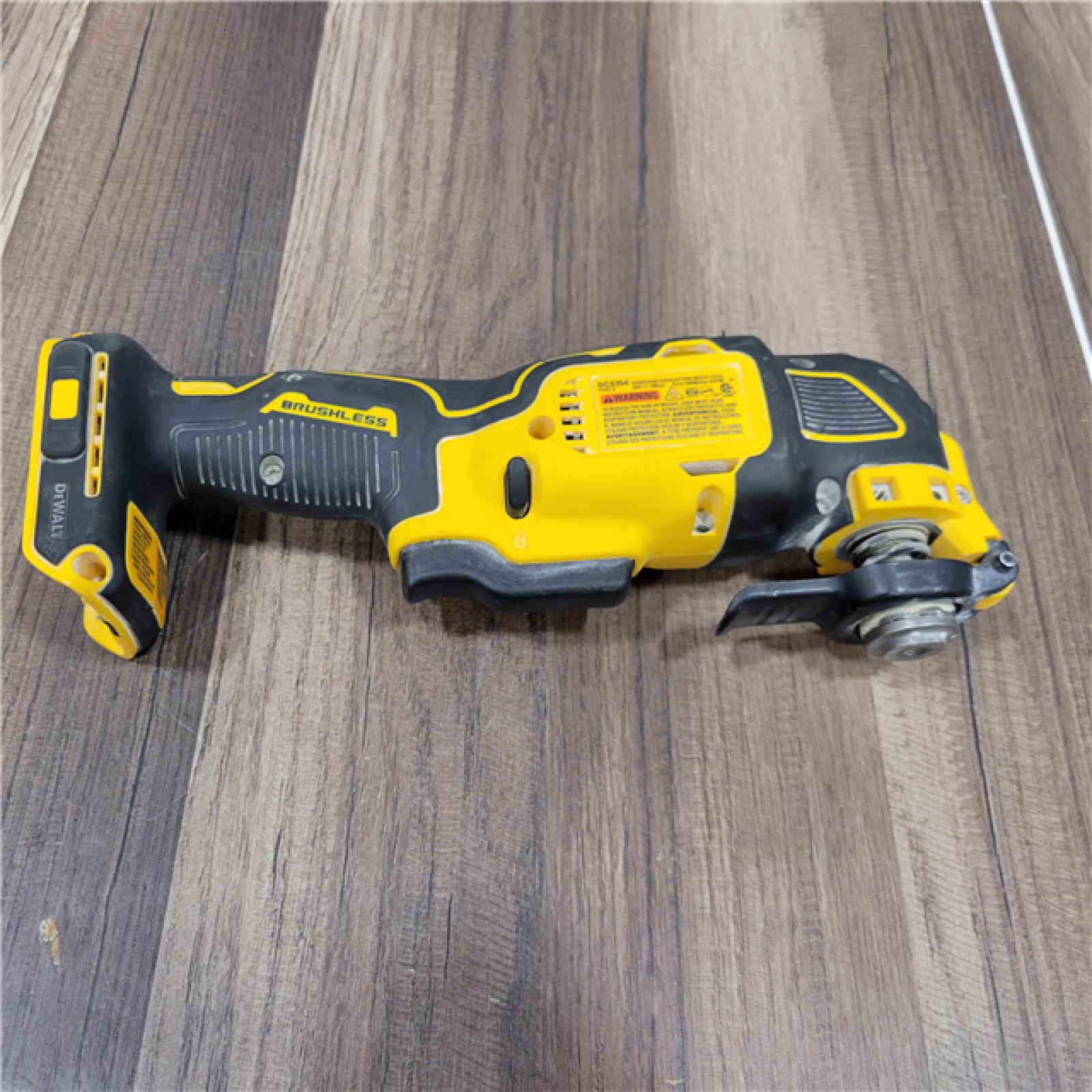 AS-IS   DEWALT ATOMIC 20V MAX Cordless Brushless Oscillating Multi Tool (Tool Only)