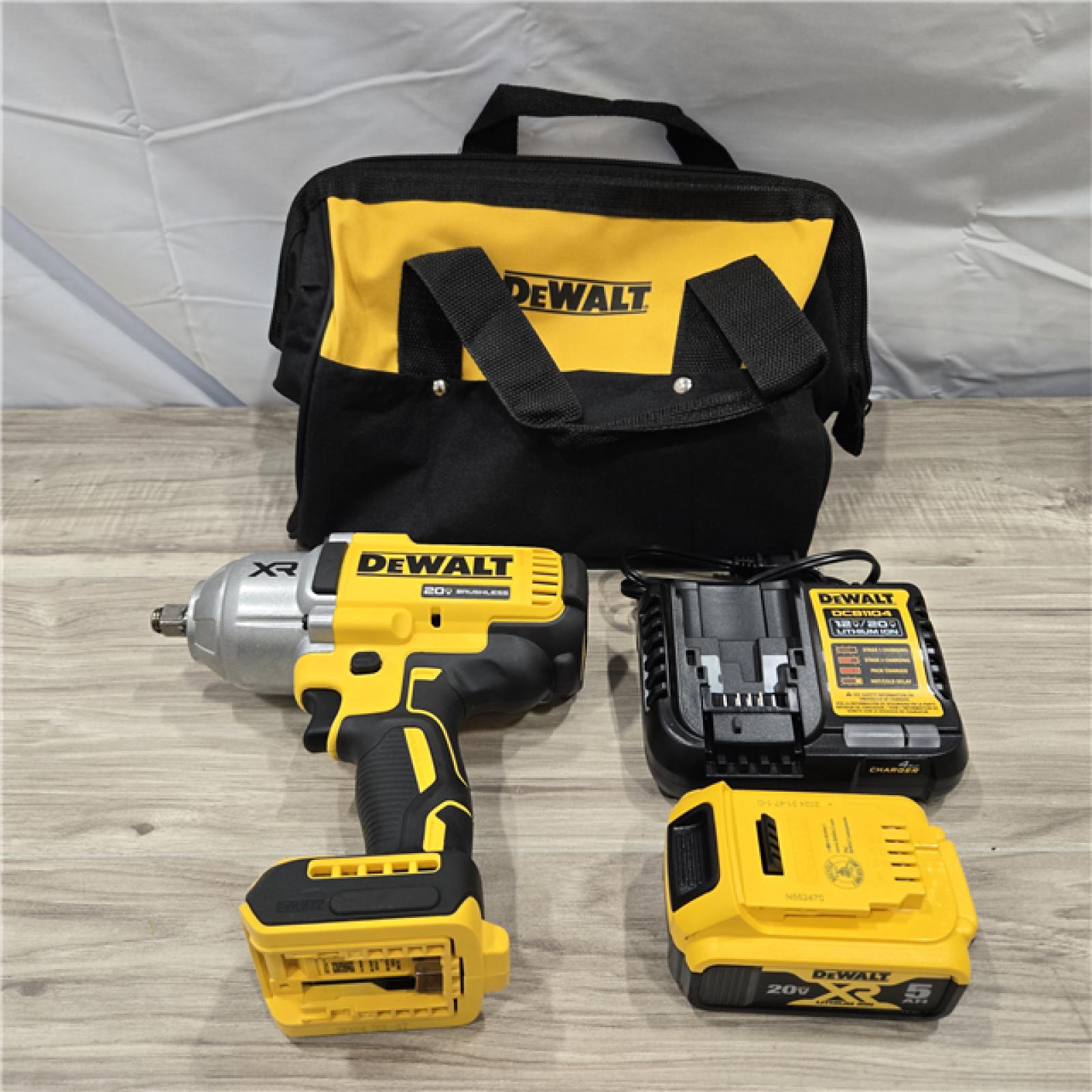 LIKE NEW! - Dewalt 20V MAX Cordless Impact Wrench Kit