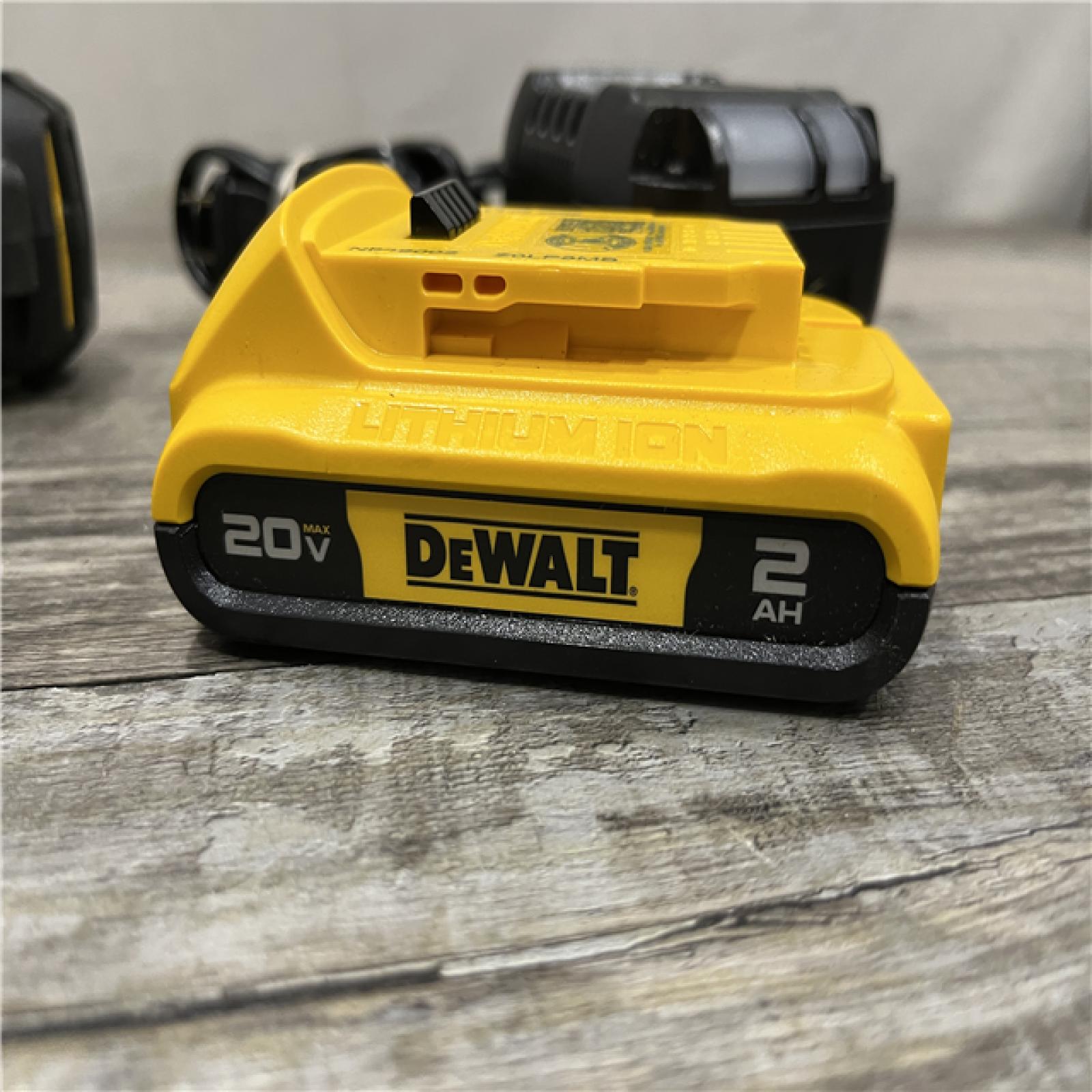 AS-IS DEWALT 20-Volt MAX 1 -1/2 in. Capacity Cordless Battery Powered Pruner Kit