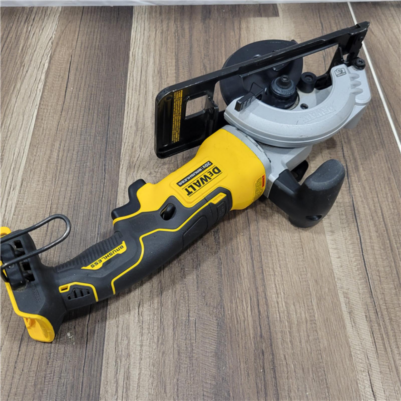 AS-IS DEWALT ATOMIC 20V MAX Cordless Brushless 4-1/2 in. Circular Saw (Tool Only)