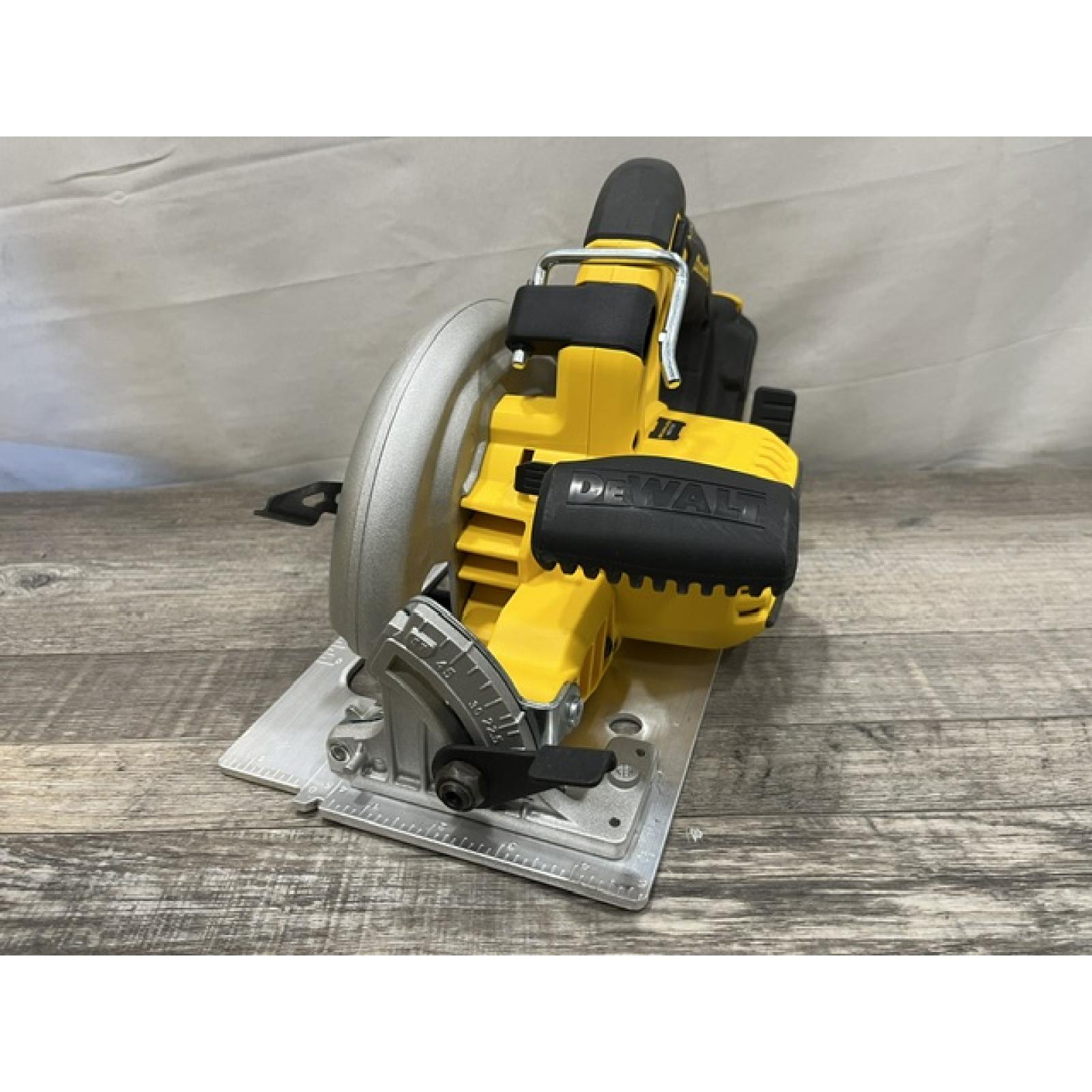 AS-IS DEWALT 20-Volt MAX 7-1/4 in. Cordless Circular Saw (Tool Only)