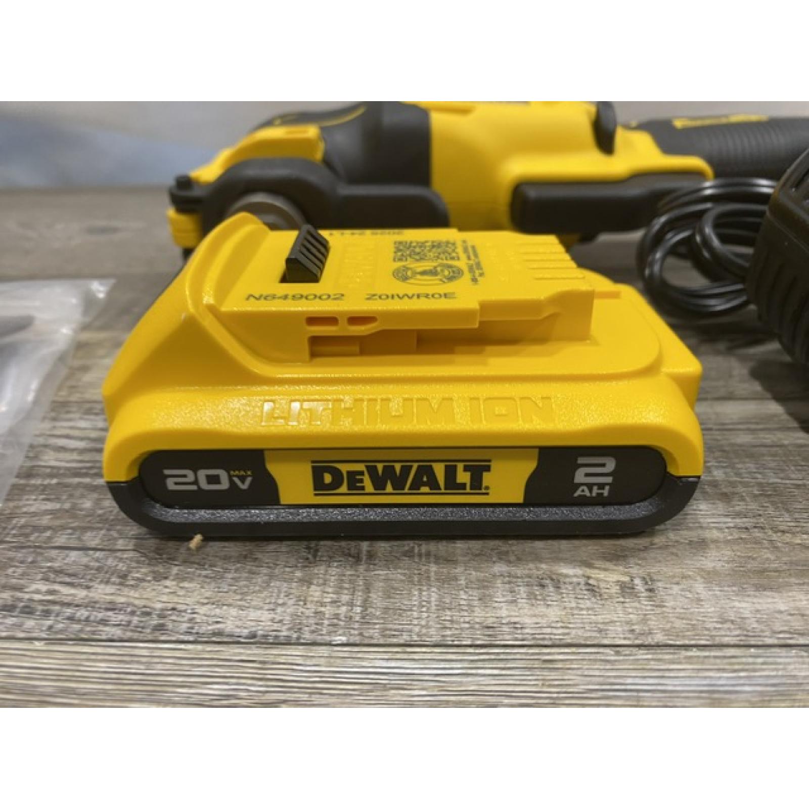 AS-IS DEWALT ATOMIC 20V MAX Cordless Brushless Oscillating Multi Tool Kit