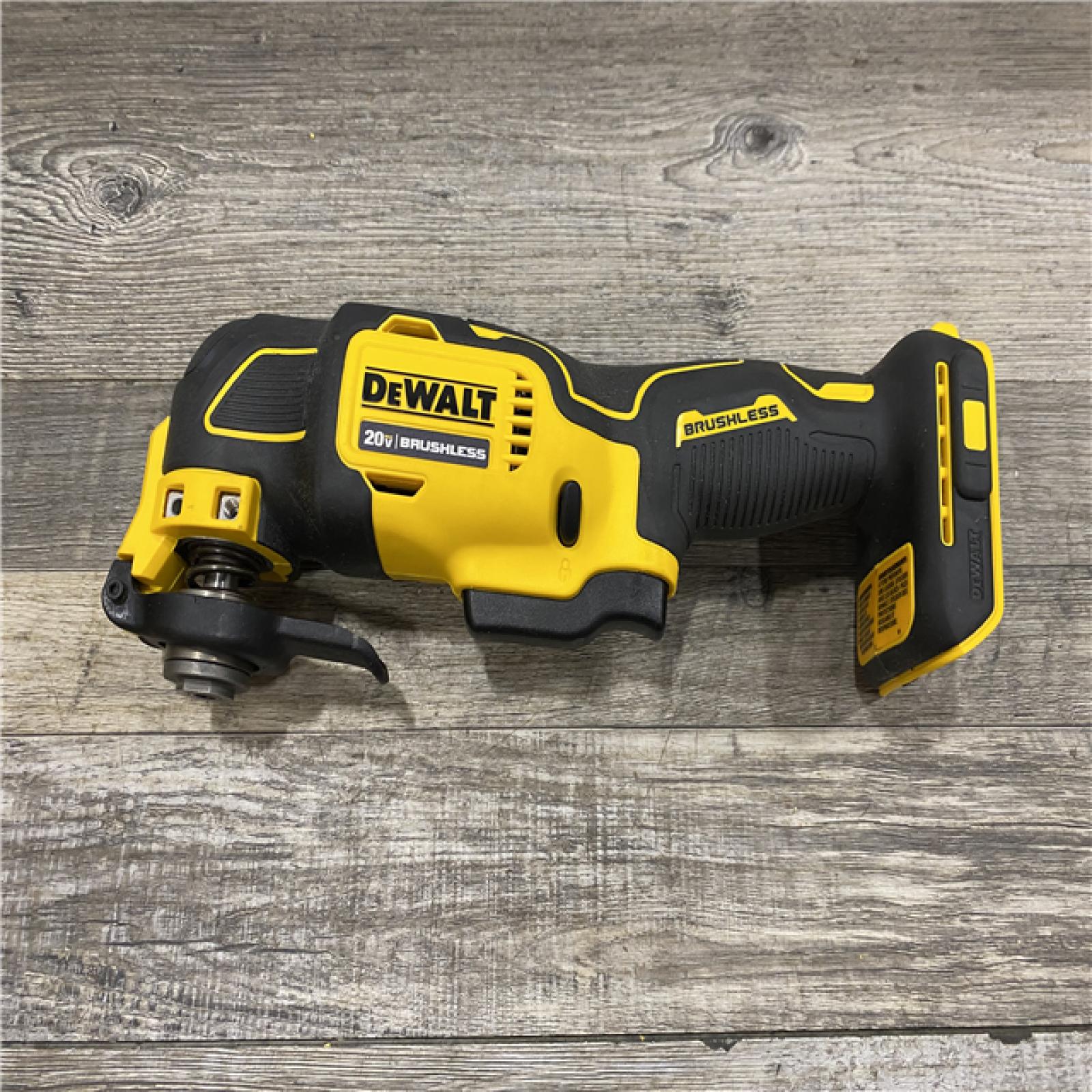 AS-IS DEWALT 20-Volt MAX Lithium-Ion Cordless Brushless Oscillating Tool Kit
