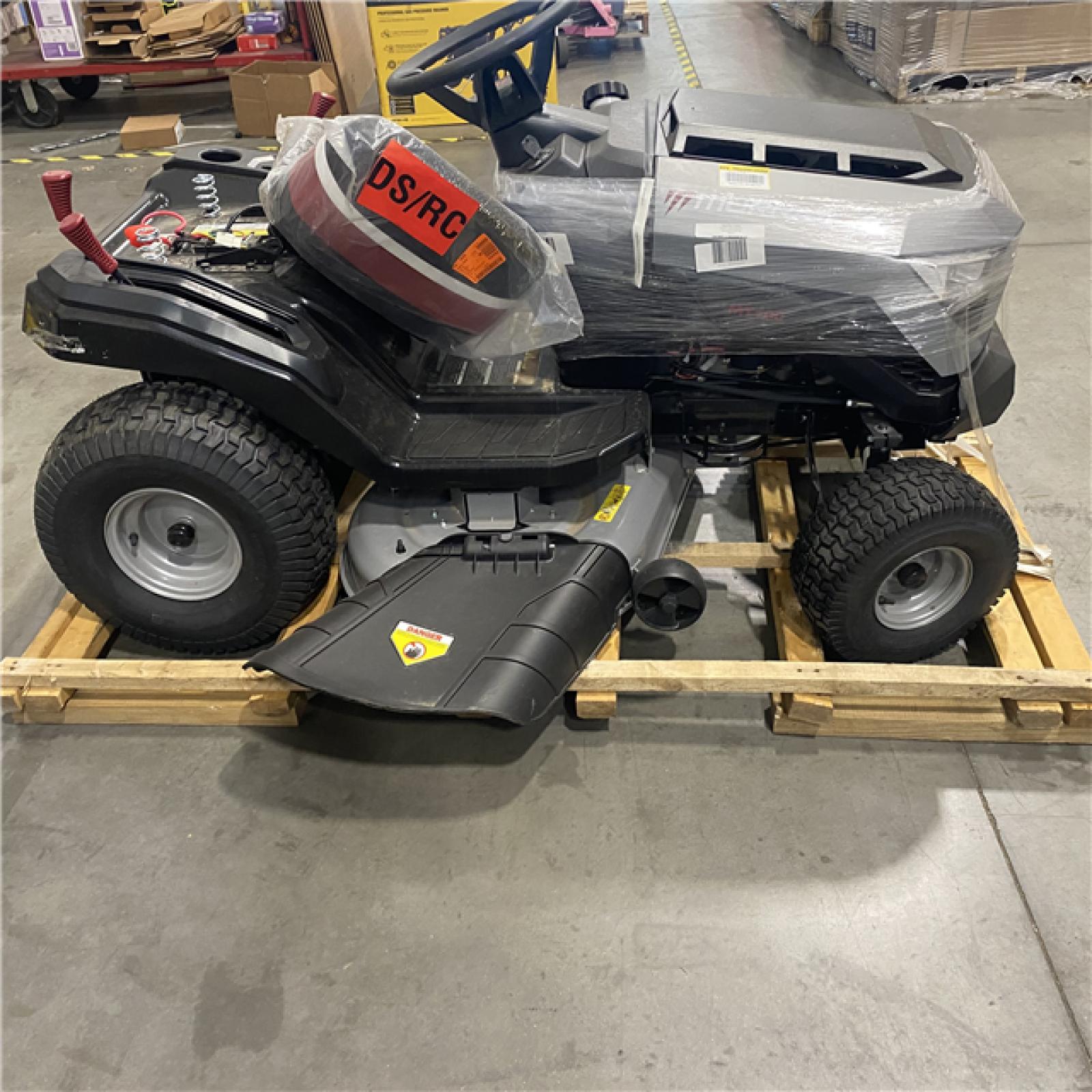 Dallas Location - As-Is Murray MT100 42 Riding Lawn Tractor